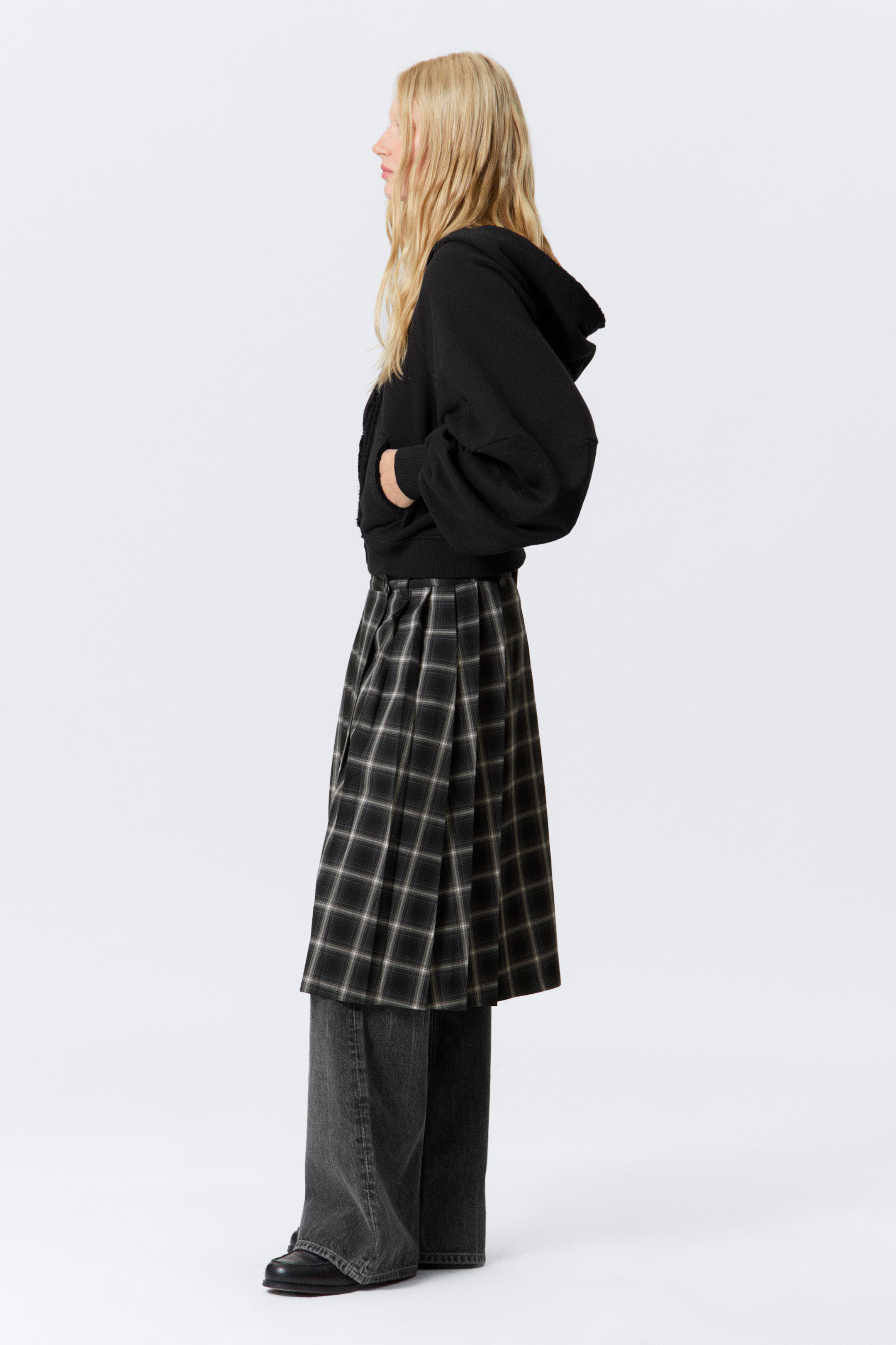 Mid Rise Pleated Midi Skirt | H&M (UK, MY, IN, SG, PH, TW, HK)