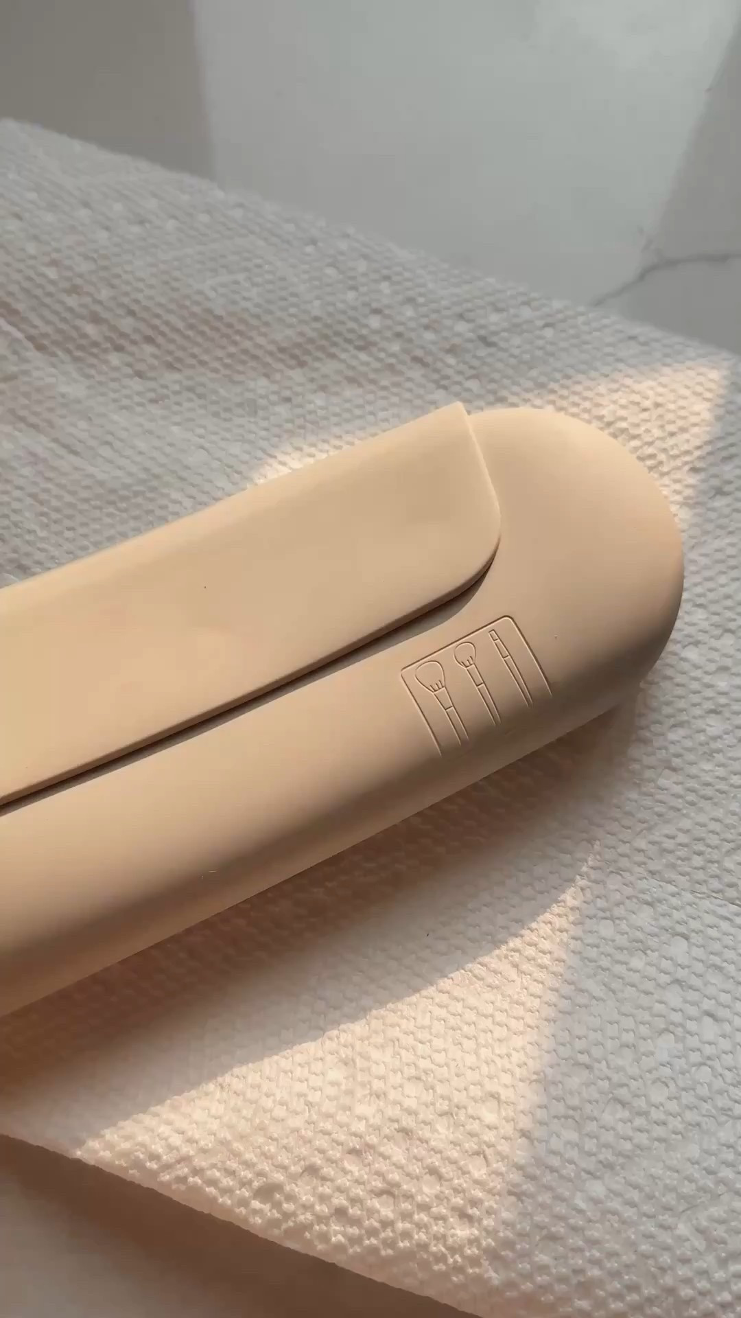 The best Amazon makeup brush holder 🙌🏼 I use it everyday but it’s perfect for travel! Linked more Amazon travel faves below!

Amazon travel, travel essentials, travel, makeup travel, makeup brushes, Amanda West, almost ready blog

#LTKTravel