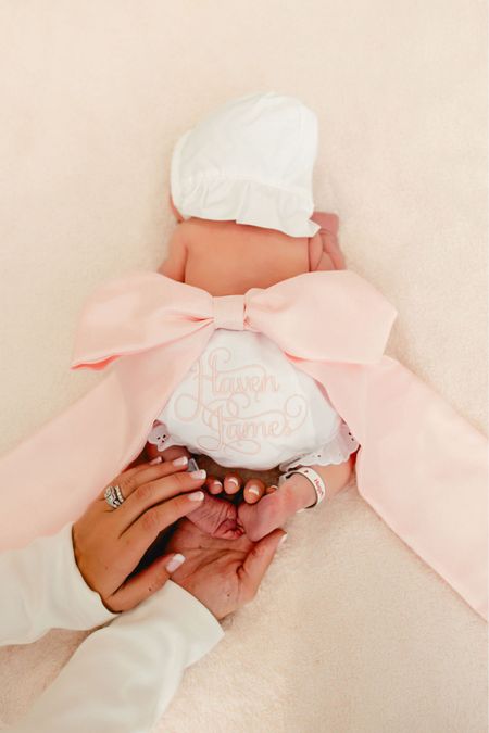 Baby bloomers. Baby name bloomers. Baby bonnet. Baby announcement. Announcement picture. Bow bloomers  