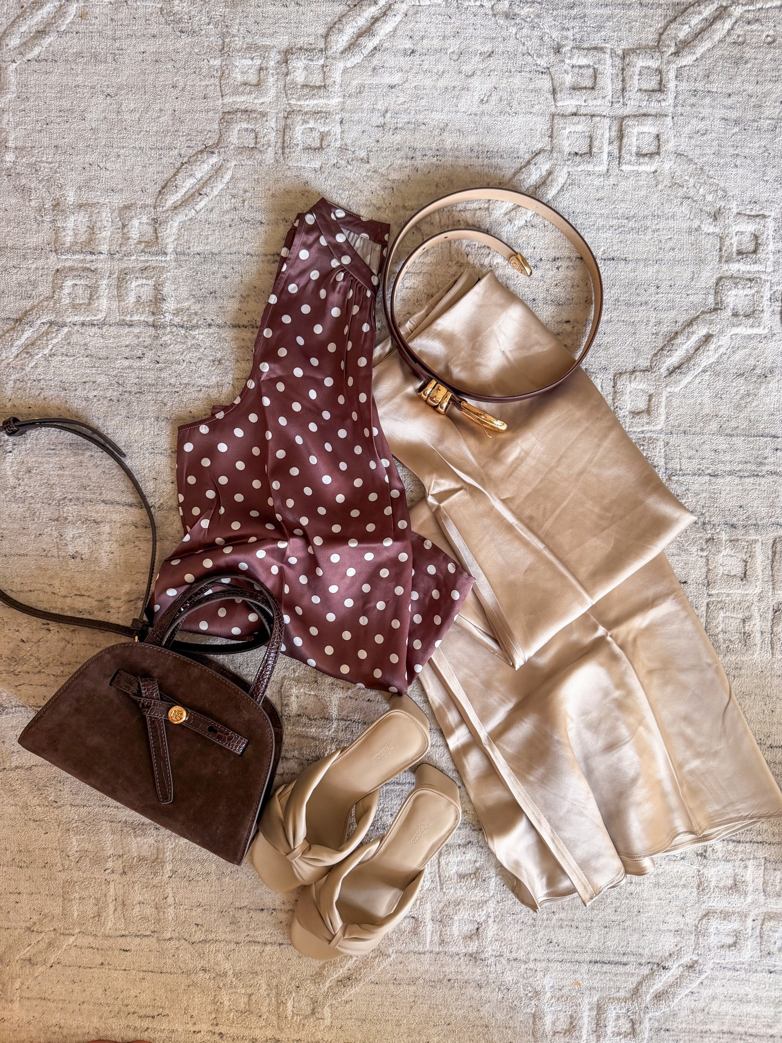 Ltkcon party look -love this washable silk! TTS 
Fall outfit 
Neutral outfit

#LTKCon #LTKootd #LTKOver40