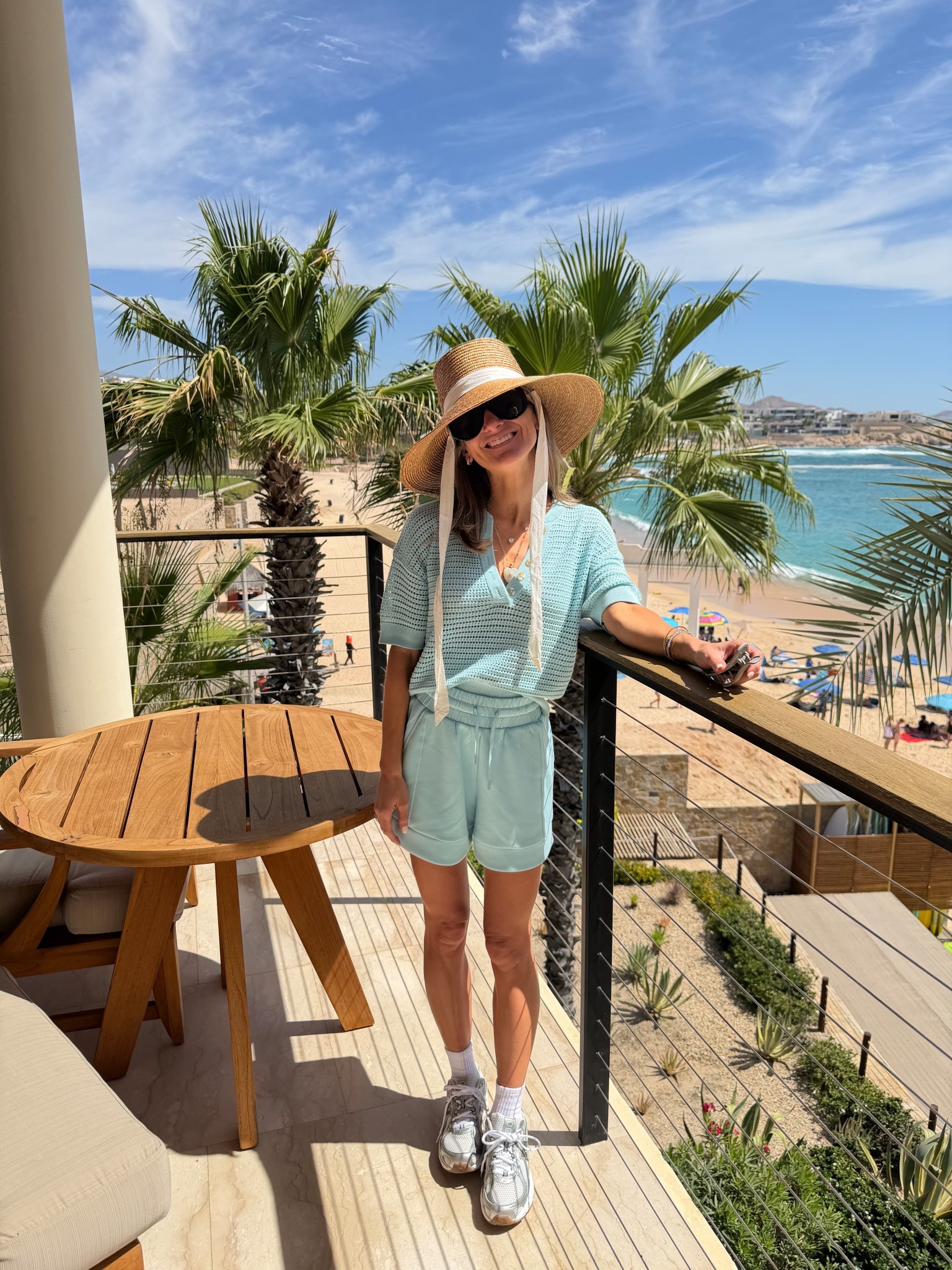 Travel outfit by Varley! Wearing XS