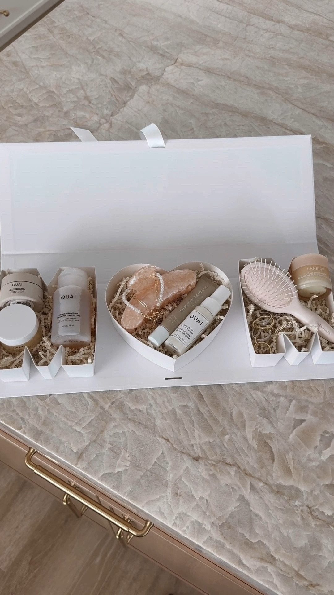 Mother’s Day gift idea 🤍
This box is so cute to fill with little items to spoil mom ✨ from beauty gifts to jewelry or even gift cards - they come in different colors too!

#mothersday #mothersdaygift #mothersdaygiftidea #giftformom #mothersdaybox #amazonfind #amazon #aestheticgift #diygift 

#LTKGiftGuide #LTKFindsUnder100 #LTKWatchNow