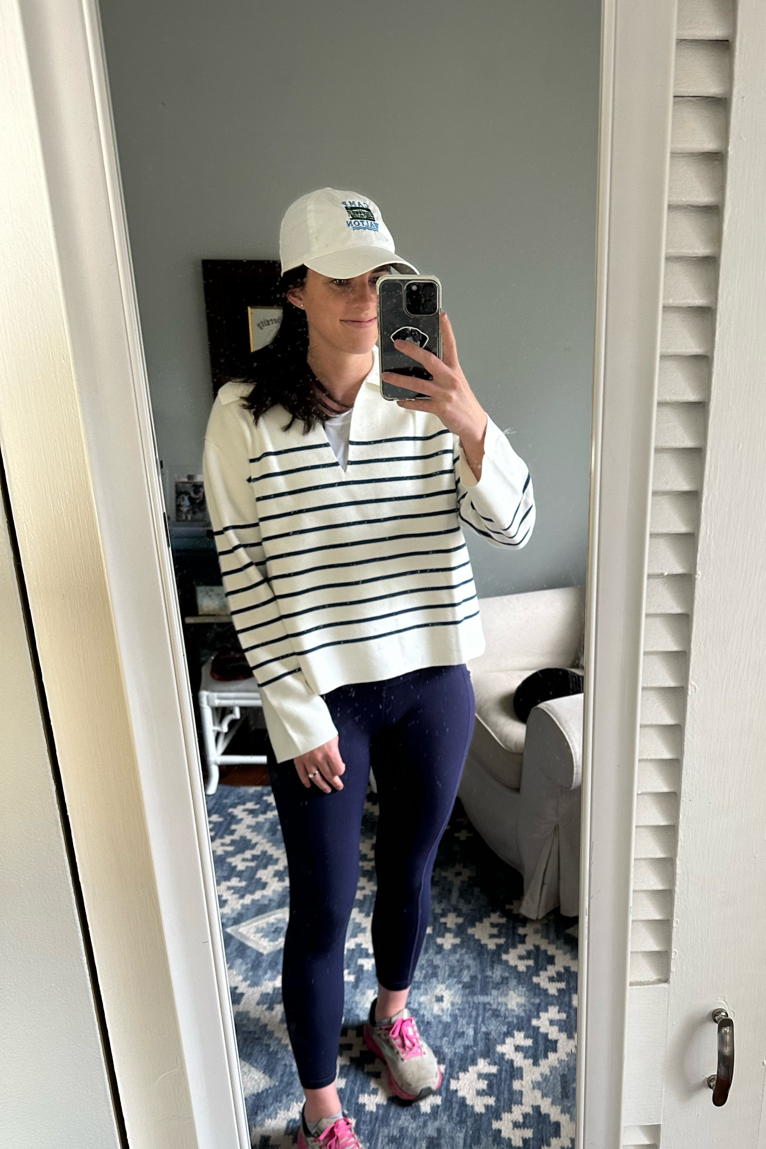 So thrilled for LAKE’s newest product category, sweaters!! I’ve worn mine everyday since it arrived in the mail and don’t plan to stop anytime soon. This is the Lydia style in Nautical Stripes, but they launched two other adorable styles too available in a few different colors. I sized up to a medium for an oversized fit! 