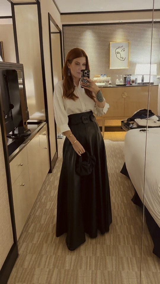 I hit the jackpot with this faux leather skirt find🎰

I am obsessed with the way this outfit came together. I am wearing to a business dinner, but you’ll definitely be seeing me in this look for holiday events.

#LTKHoliday #LTKWorkwear #LTKParties