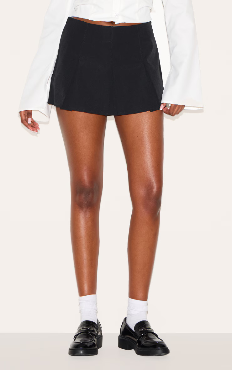Black Tailored Woven Box Pleat Skater Skort | PrettyLittleThing UK