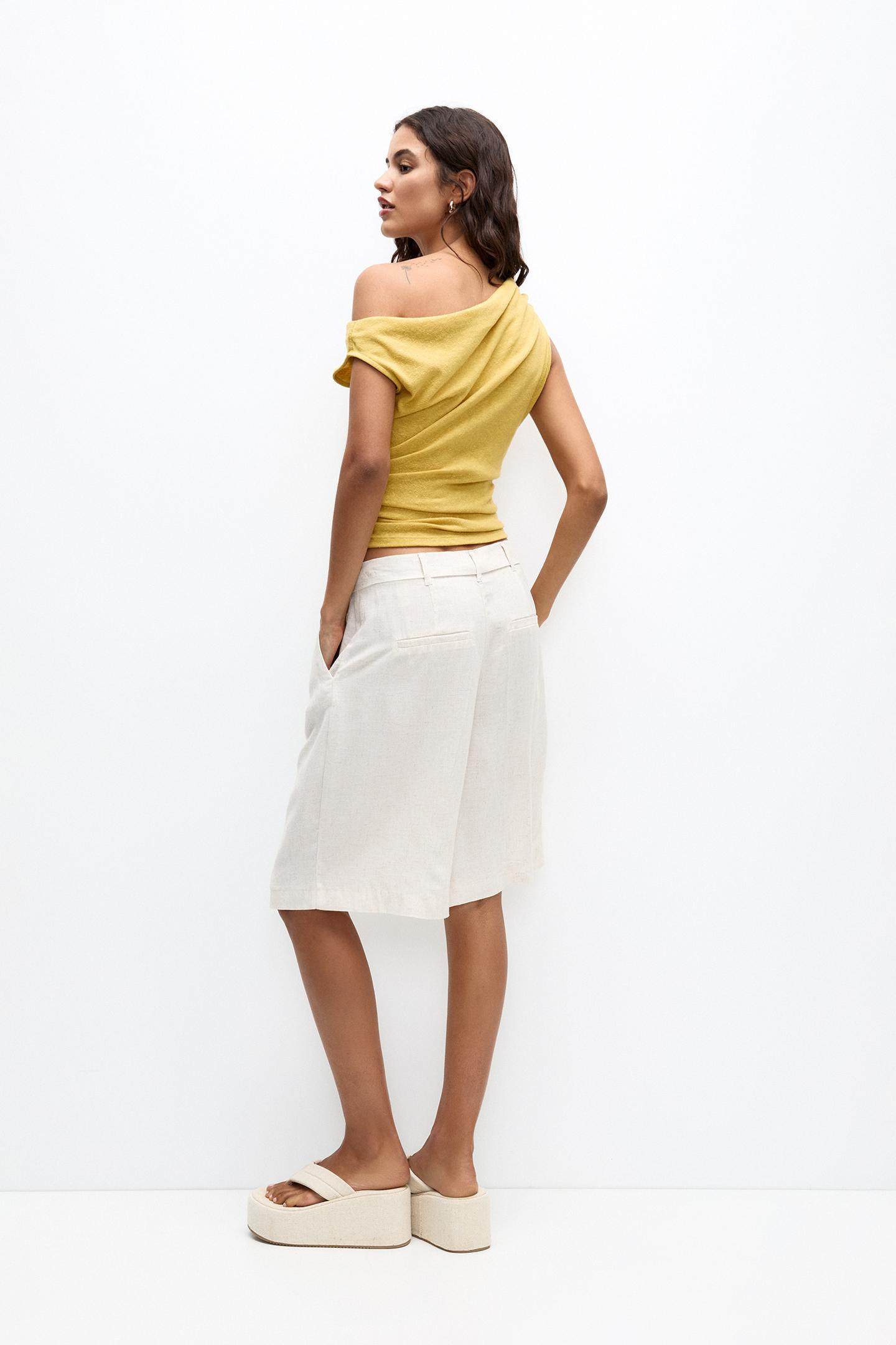 Asymmetric rustic top | PULL and BEAR UK