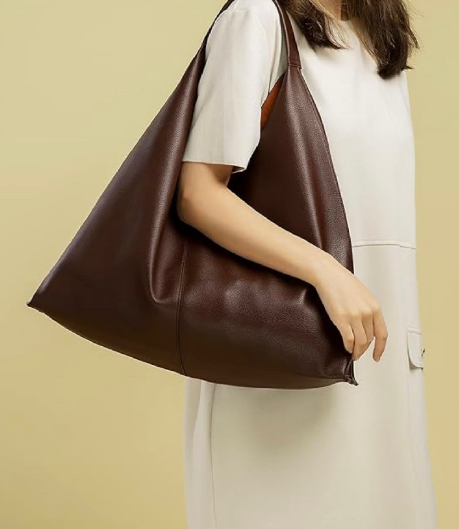 Fall bag perfect for everyday and trending shape right now . Reminds me of the Khaite lotus bag #lookforless