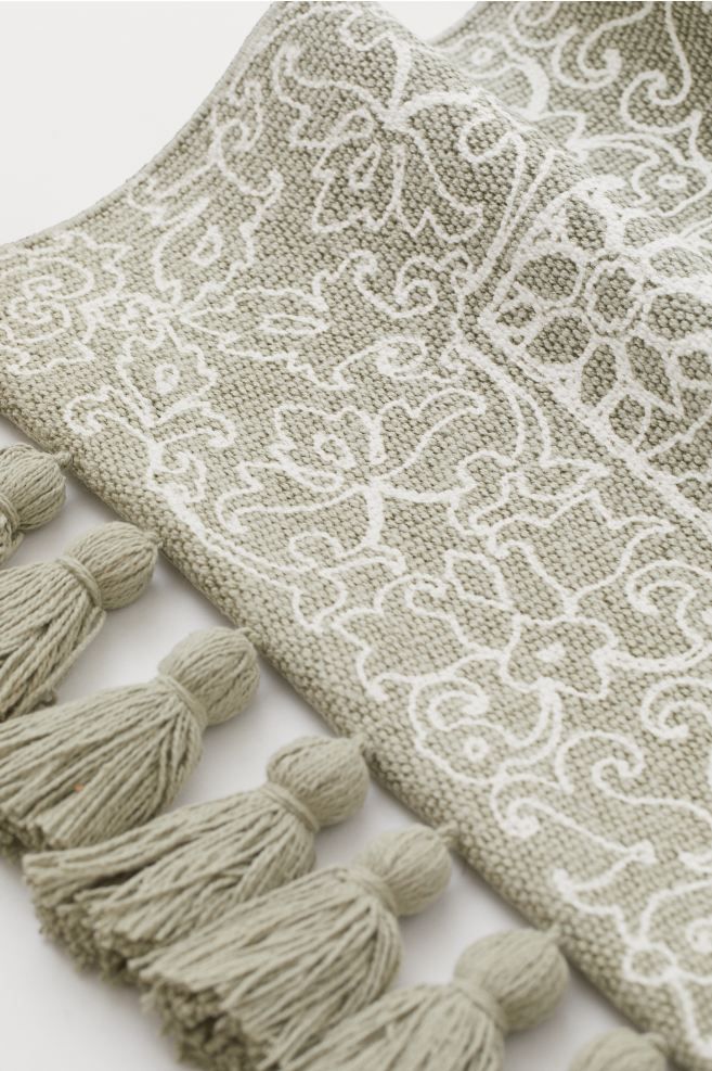 Tasseled Cotton Rug | H&M (US + CA)