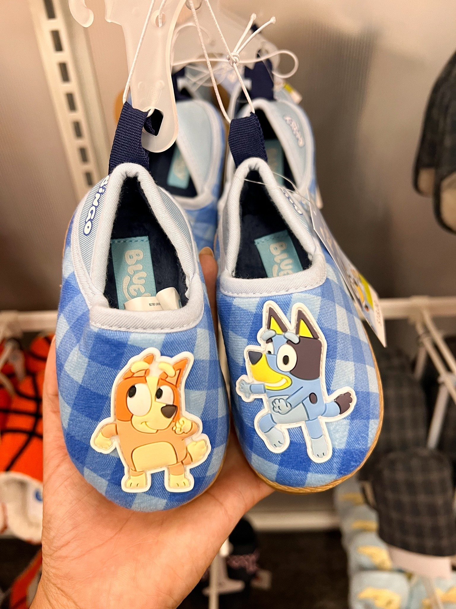 Toddler slippers

Target finds, kids style, new at Target

#LTKKids #LTKmorningroutine