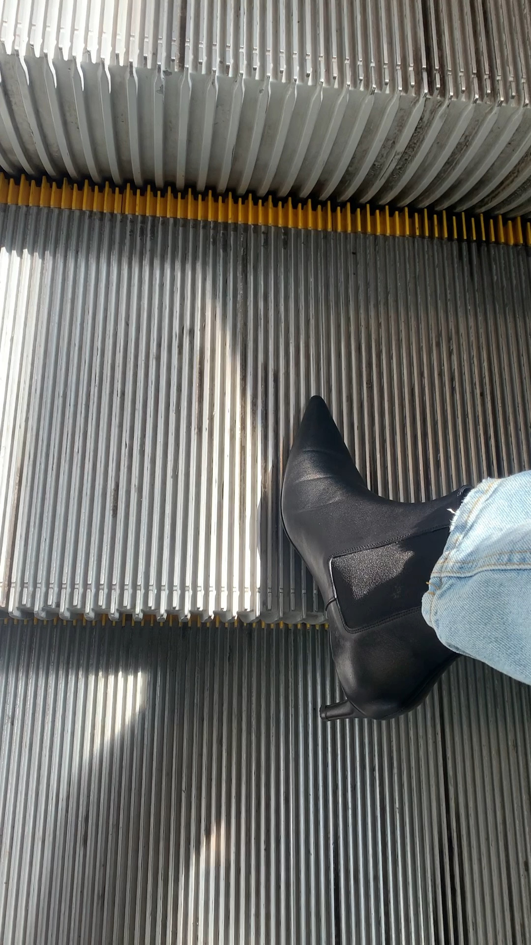 So obsessed with a pointy toe black heeled bootie. It gives a touch of rock n roll chic to any looks. Can also dress up a pair of jeans. Great option for going out during the colder months. 

#LTKshoecrush #LTKSeasonal #LTKFind