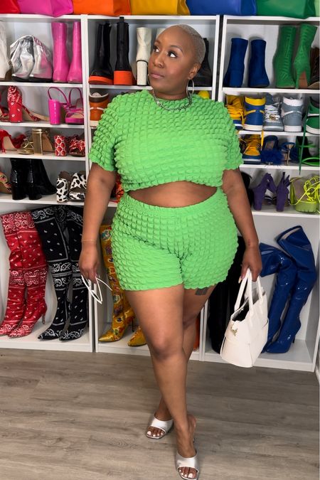 Plus Size Casual Outfits Set, Women's Plus Puff Textured Short Sleeve Crop Top & Shorts Outfits Two Piece Set

#LTKPlusSize #LTKStyleTip #LTKFindsUnder50