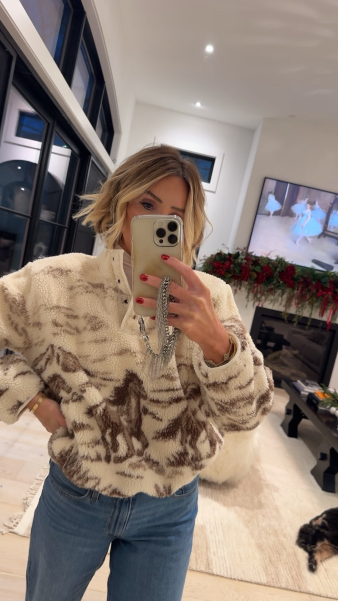 The timelessness of @levis. Classic denim meets cozy fleeces you’ll reach for year after year ✨👖Up to 40% sitewide happening now! #levispartner 