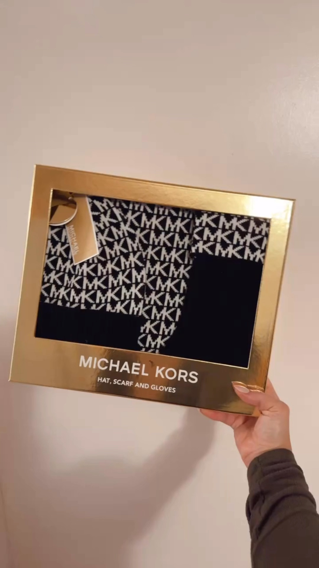 Marshall’s has these Michael Kors gift  boxes with the cutest scarf, hat and gloves set! All for under $29!

#LTKGiftGuide #LTKFindsUnder50 #LTKHoliday