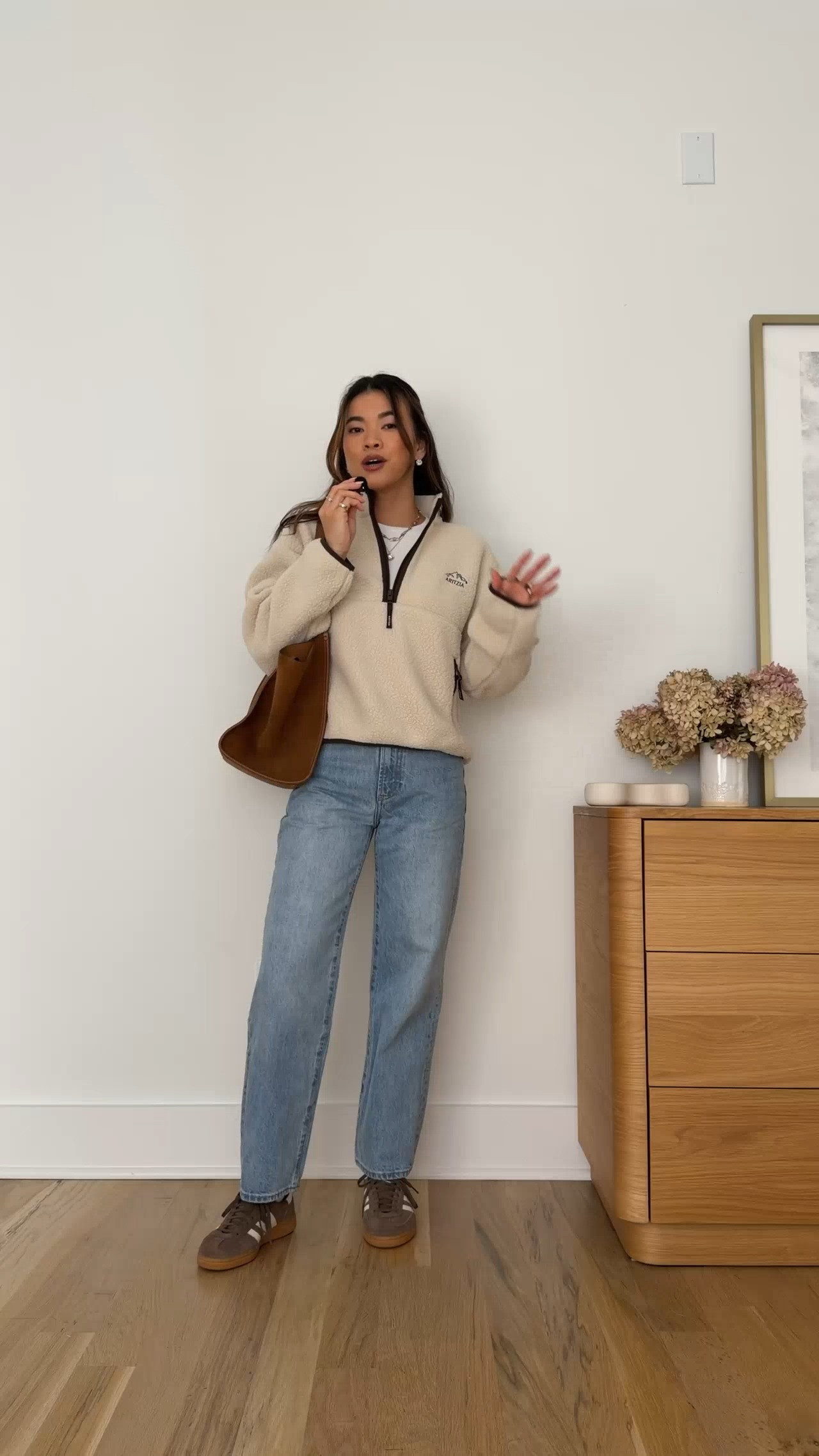 I had to get this @Aritzia fleece in an another color because it’s just that good. The quarter zip is so cute!

Sizing info:
-Aritzia Thermal Pro Highlands Mockneck (Size Small in mullein/ rch mca brn)
-Aritzia Denim Forum The Farrah Hi-Rise Wide Ankle Jean (Size 23 in 7 Years Bleu Taboo) 
-Aritzia HomeStretch Smooth Tune T-Shirt (Size Small in White) 


Aritzia best sellers, best pieces from Aritzia for petite, Aritzia denim for petite, what pants from Aritzia will fit if youre petite, Petite style guide, how to dress if you’re petite, Petite style, petite fashion, mom outfit, mom style, petite pants, petite outfit ideas, petite outfits, best pants for petite, petite denim, fall style, fall outfits, autumn outfit, vacation outfits, Aritzia denim for petite, Aritzia try on, fall fleece, aritzia fleece, quarter zip fleece,

#LTKootd #LTKSeasonal #LTKPetite