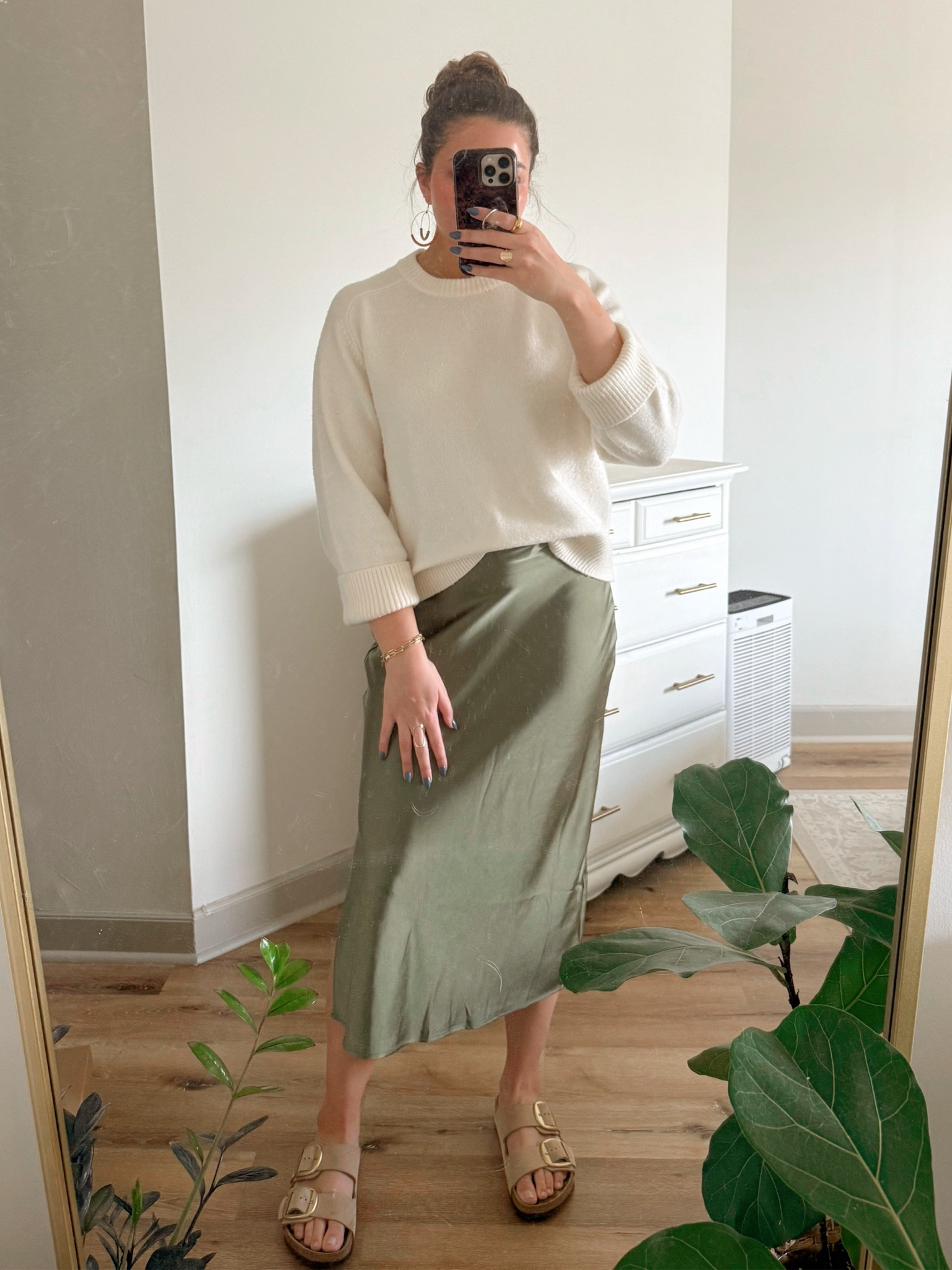 78 degree weather calls for an elevated casual winter ➡️ spring transition outfit! Any excuse to wear my Birkenstocks 😍 

Run, don’t walk - this satin midi skirt is on clearance! 👀 

#abercrombie #earlyspring #springoutfit #oldnavy #birkenstock #artizoa

#LTKSaleAlert #LTKFindsUnder50 #LTKShoeCrush