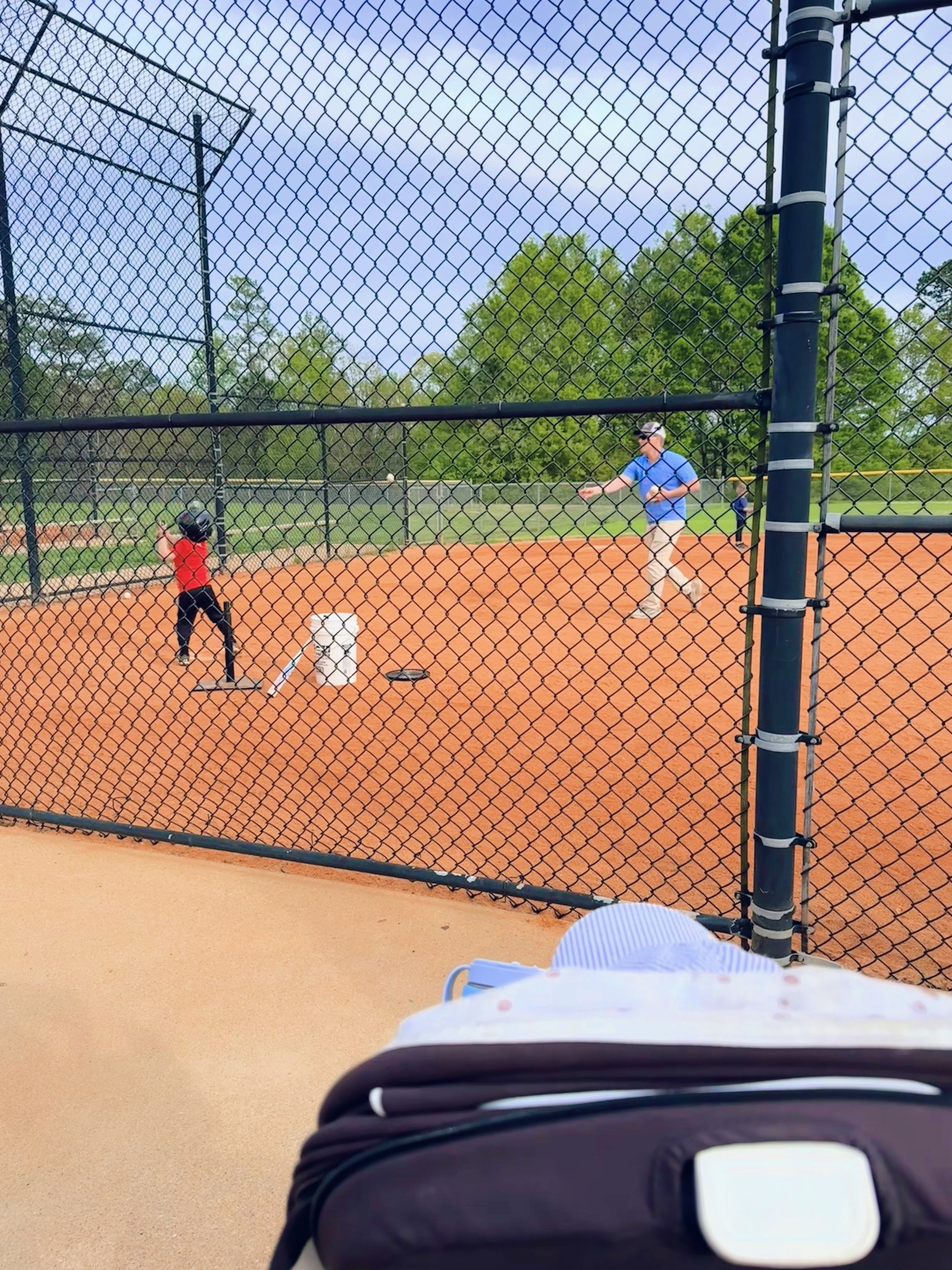 nights on the ballfield 🏟️ watching my hubby 🧢 coach our firstborn’s little league team ⚾️ have my heart!! ❤️ 