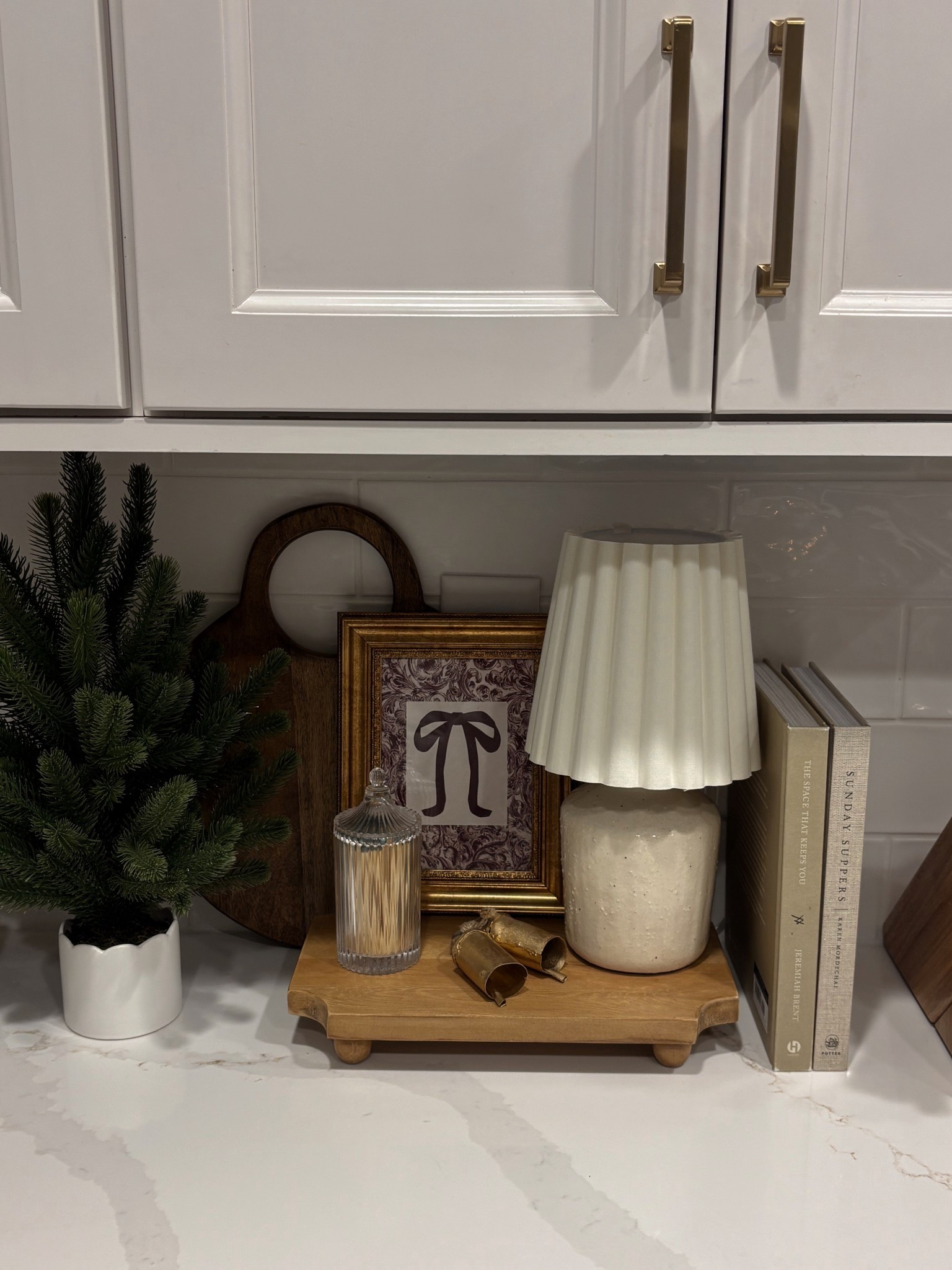 Kitchen counter Christmas decor ❤️🌲🫶🏼

#LTKFindsUnder50 #LTKHome #LTKHoliday