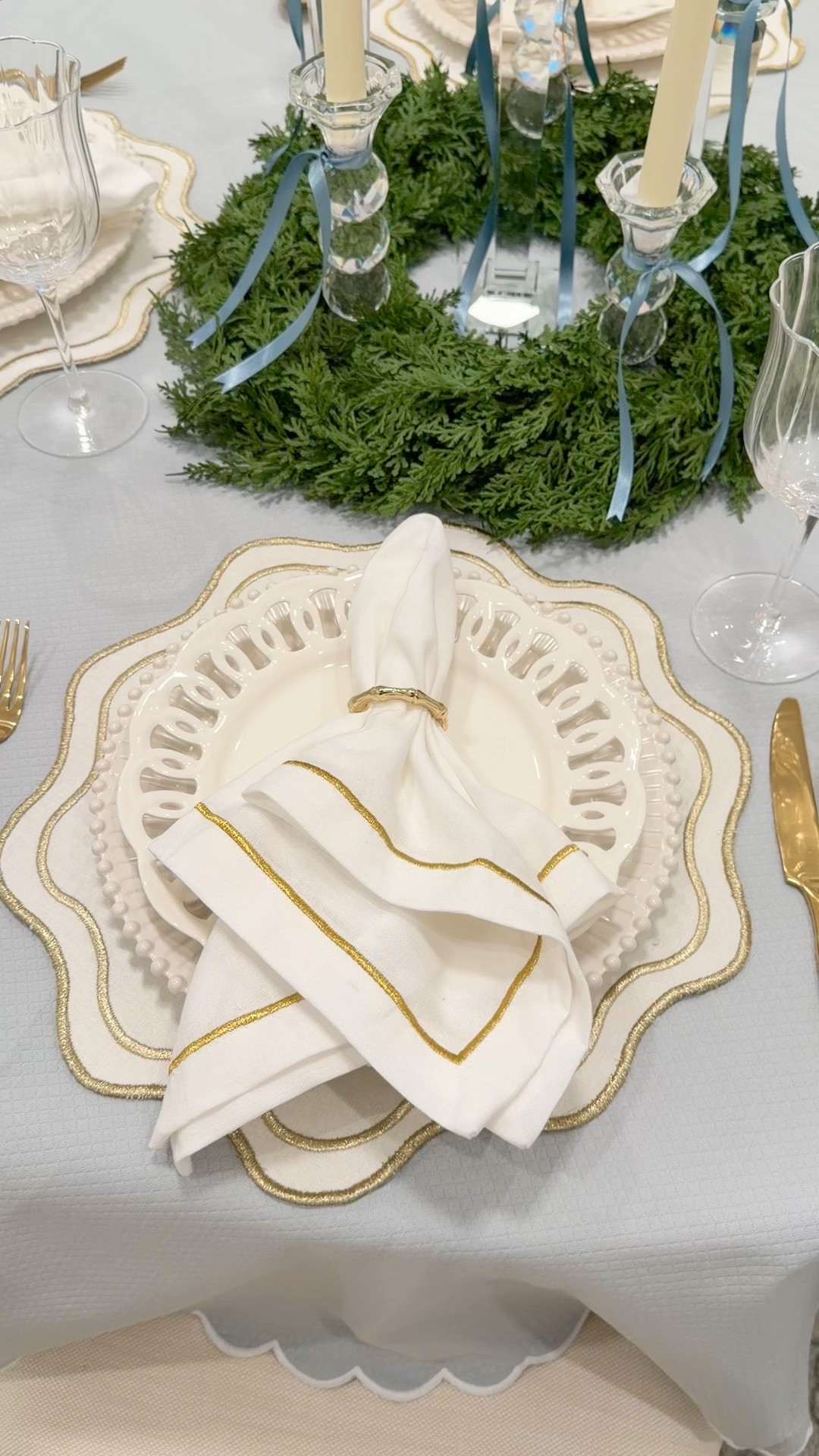 Under $10 scalloped placemat set on sale ✨#christmas #target

#LTKFindsUnder50 #LTKHome #LTKHoliday