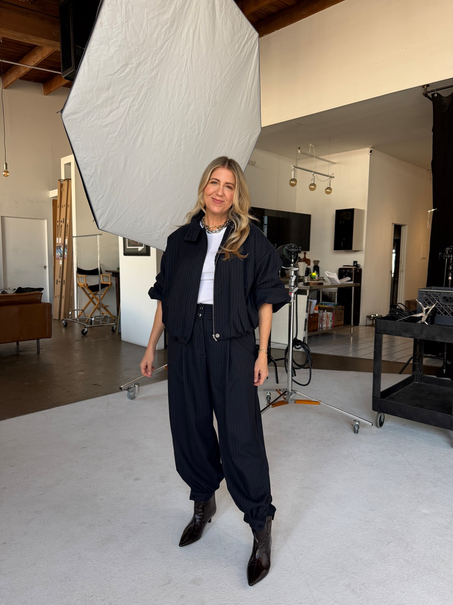 Fall Outfit Idea- what I wore on set

#LTKdayinmylife #LTKOver40 #LTKHoliday