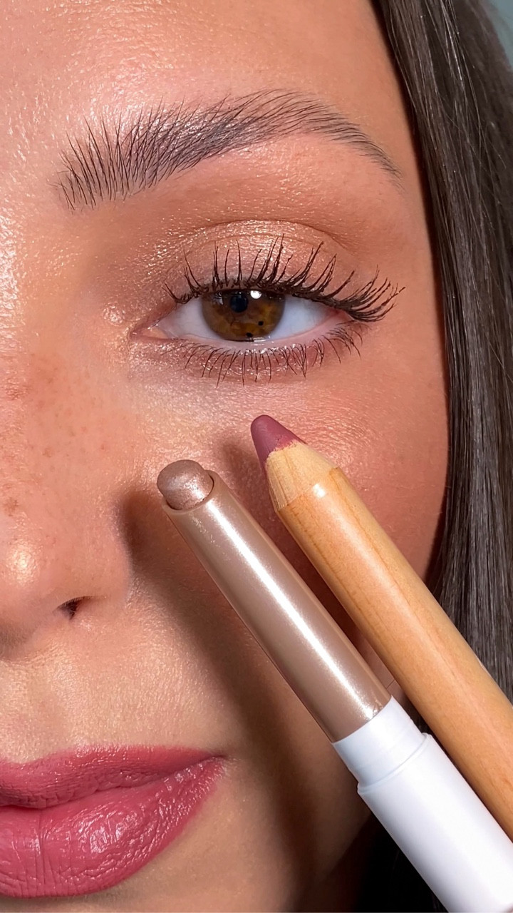 chic date night makeup using only @iliabeauty 💌 comment links & I’ll send it to you xox 

#makeuptutorial ilia, natural makeup, makeup ideas