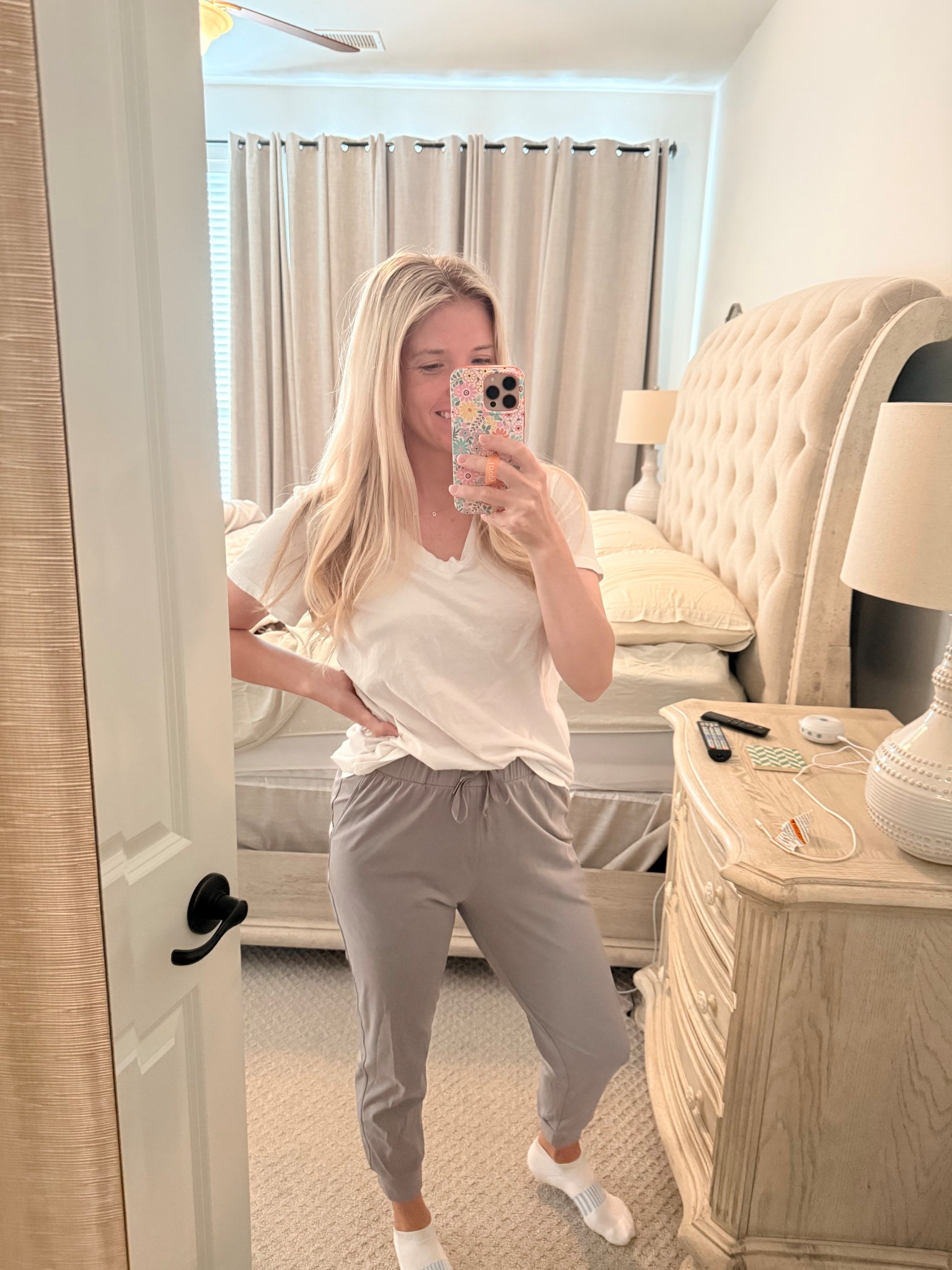 I loveee these joggers! So comfy and the softest material! 

#LTKootd #LTKmomlife