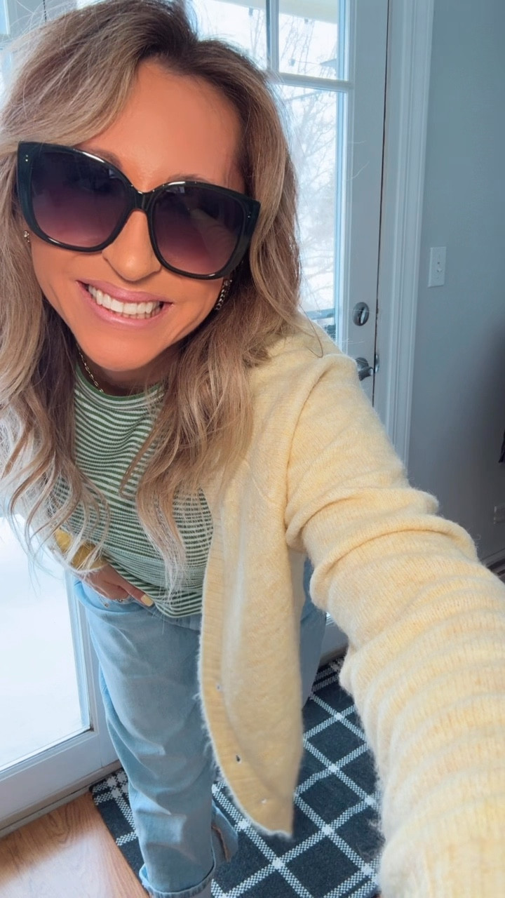 Happy St. Patrick’s Day! 
         🍀 ☘️🍀☘️

Wearing a little green to celebrate the day…. Such a fun easy fit that’ll be styled over and over… loving this fun combination! 💛💚

Jeans.sweater.freepeople.holiday
@Anthropologie 

#LTKSaleAlert #LTKootd #LTKgrwm