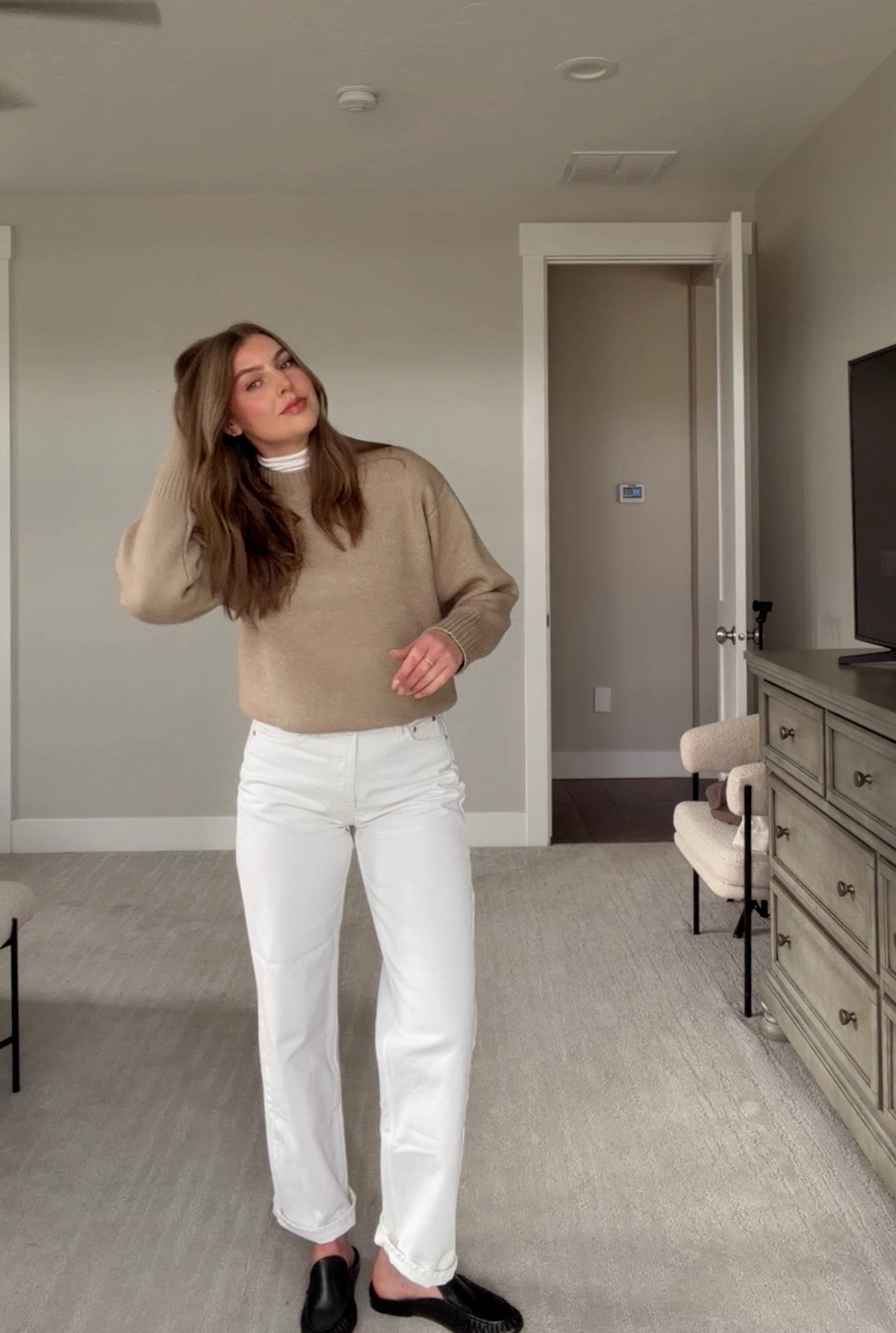 Neutral winter outfit! Sweater - small, jeans - 6

#LTKTall #LTKFindsUnder100