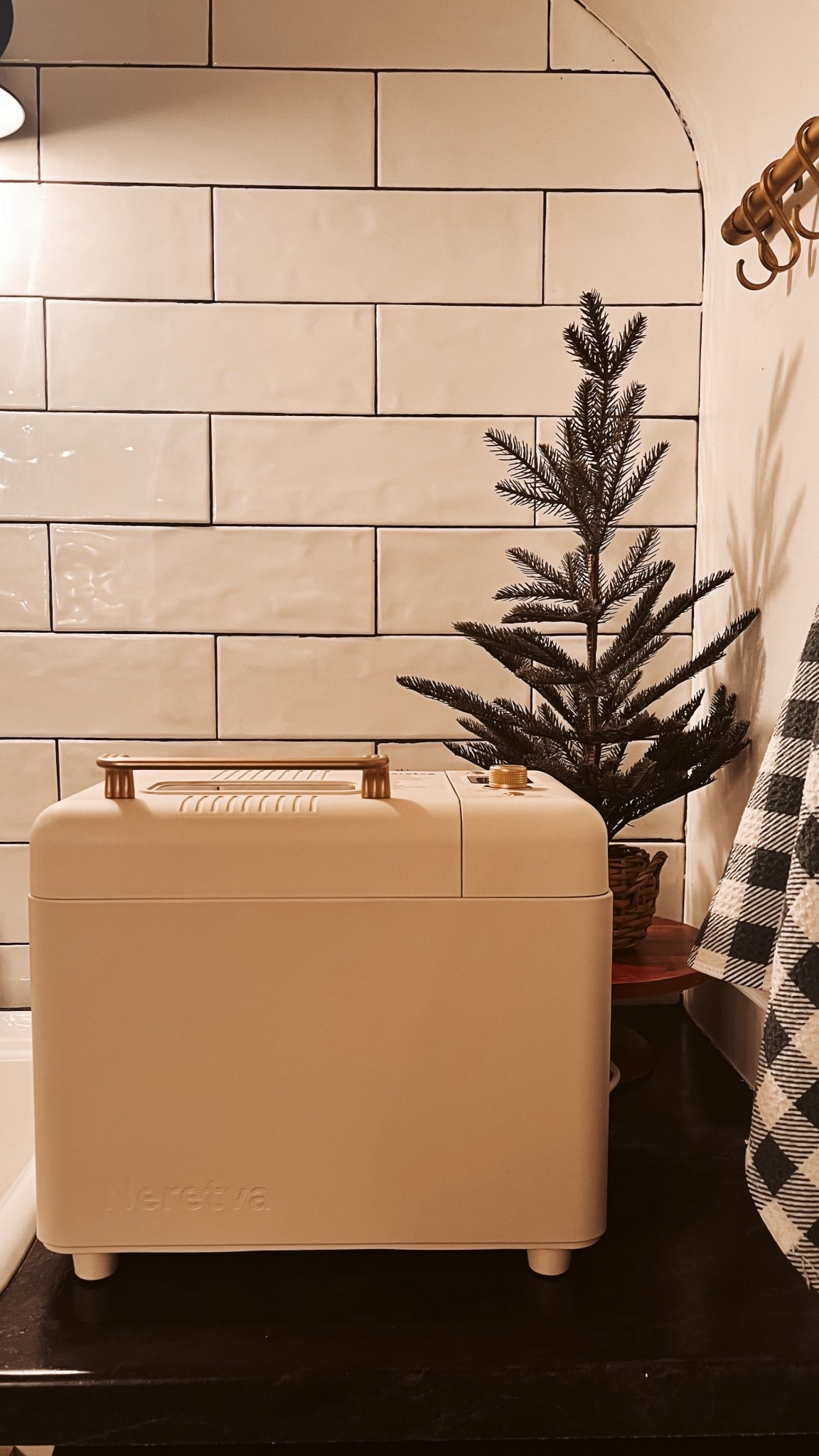 I’ve got my fingers crossed that my first gluten free loaf in my new bread maker turns out! 🤞🏼

If not, at least she looks pretty doing it! The most aesthetic bread maker I’ve seen!

#LTKdayinmylife #LTKHome #LTKfoodie