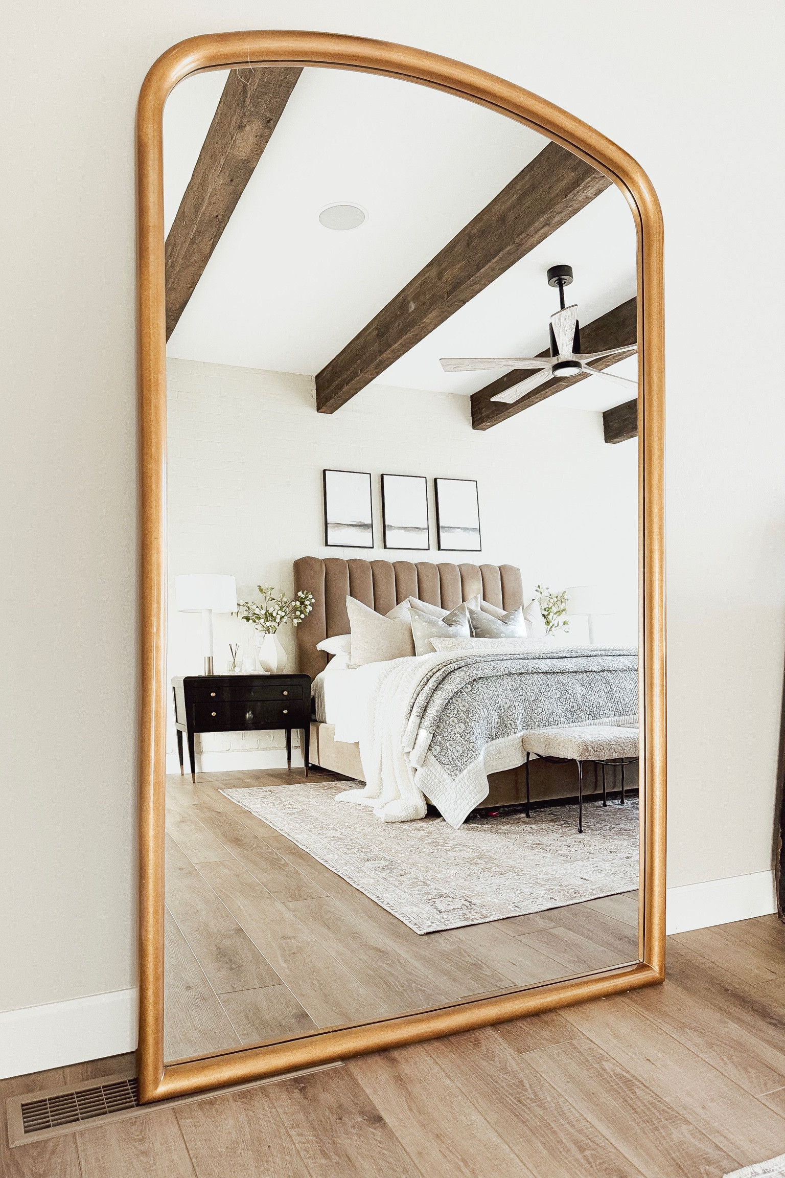 I cannot get enough of my latest spring bedding refresh! 

Home  Home decor  Home finds  Bedding  Bedding favorites  Area rug  Neutral home  Spring home  Spring bedding  Faux florals  Floral accents  ourpnwhome

#LTKhome #LTKSeasonal