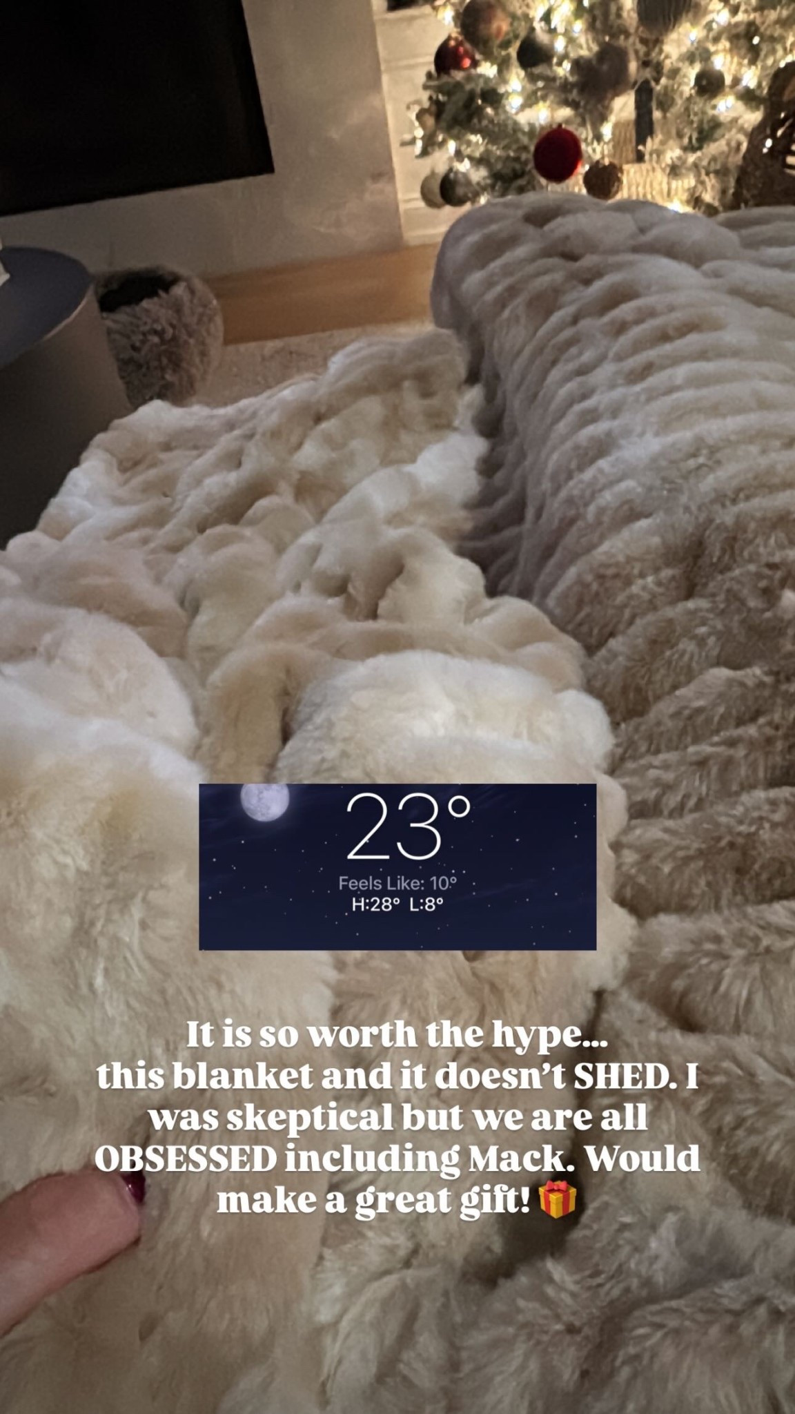 This blanket is insane. Worth all the hype!
Use: LAUREN for 30% off👀 & doesn’t SHED!!!!!!!!
I was skeptical but omg! Great gift for someone hard to buy for! 🤍
This is the caramel in size LARGE.
Lots more colors! Obsessed 

Blanket. Lola. Gifts. 


#LTKGiftGuide #LTKSeasonal #LTKHome