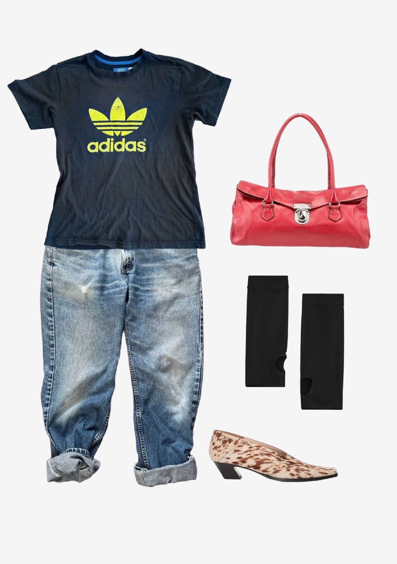 Almost caught up. 
T-shirt, jeans, and bag are vintage.

#LTKcanada #LTKsummer #LTKstyletip