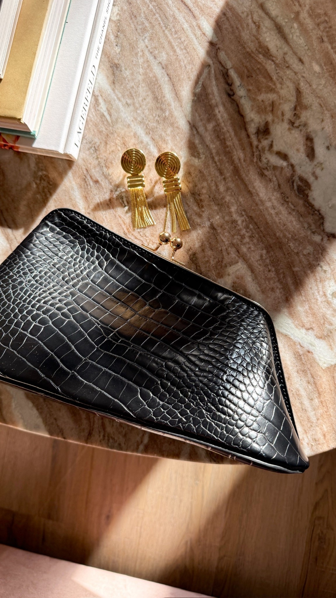 Clutch is currently 30% off! 

#LTKHoliday #LTKootd