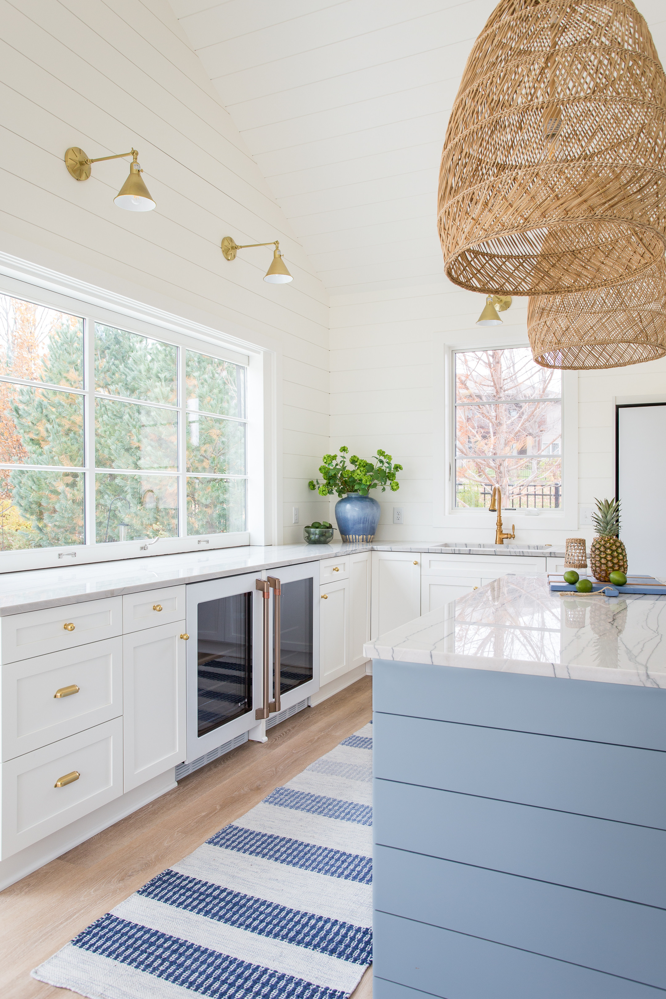 Modern Omaha pool kitchen design 🙌🏻🙌🏻

#LTKSeasonal #LTKHome