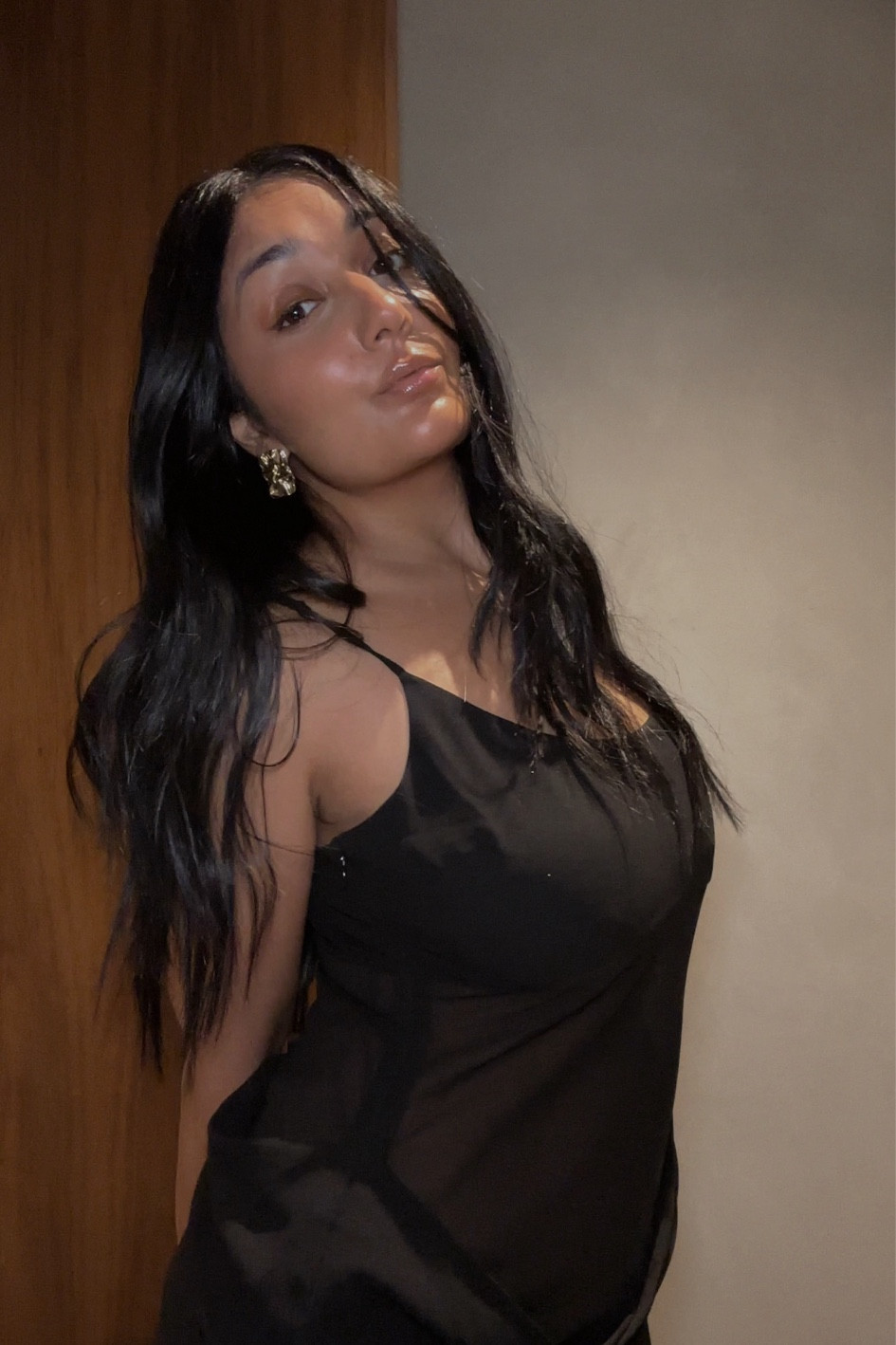 Tulum humidity was no joke this trip — here’s everything i used to defy the jungle heat and keep this look on all night: 

+ hourglass skin tint
+ hourglass concealer 
+ givenchy loose powder 
+ urban decay naked honey palette
+ charlotte tilbury cream bronzer 
+ charlotte tilbury beauty wand in peachgasm set with too faced peach perfect blush 
+ dior lip maximizer in 013 beige 
+ urban decay all nighter setting spray 

#LTKStyleTip #LTKBeauty #LTKTravel