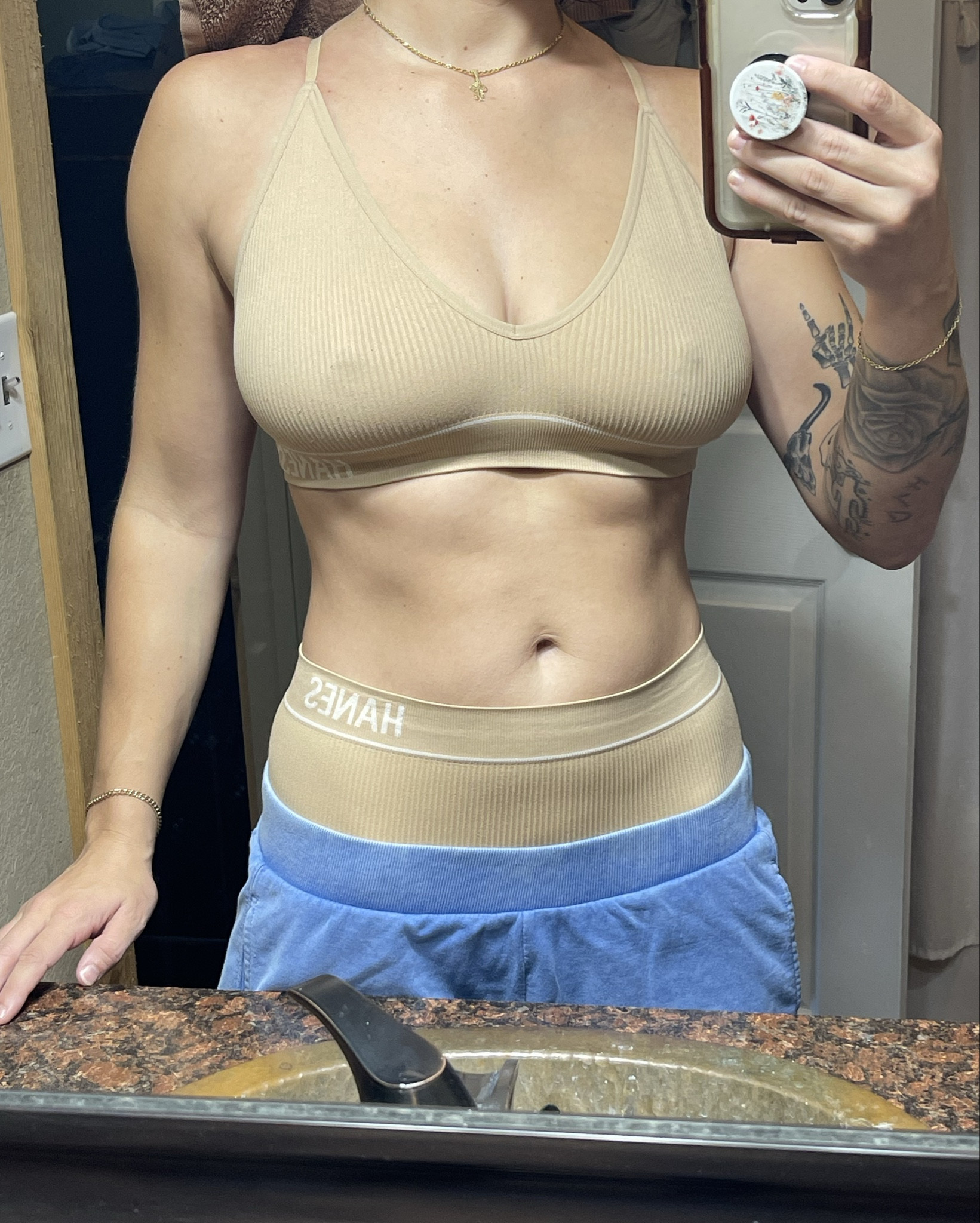 Comfiest Lounge Underwear #hanes

sizes: M in bottoms, L in top (36D)

#LTKActive