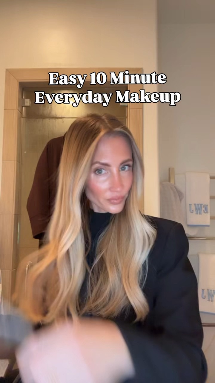 My 10 minute easy everyday makeup routine! 

Foundation - Flawless filter (4) - Hourglass 7, Concealer - Huda - Sugar Biscuit, Blush - Just Peachy, Eyeshadow - Armani (22), Lip liner - Makeup forever wherever walnut makeup routine, mature skin makeup, 10 minute makeup, skin tint, blush, bronzer, highlight, setting spray