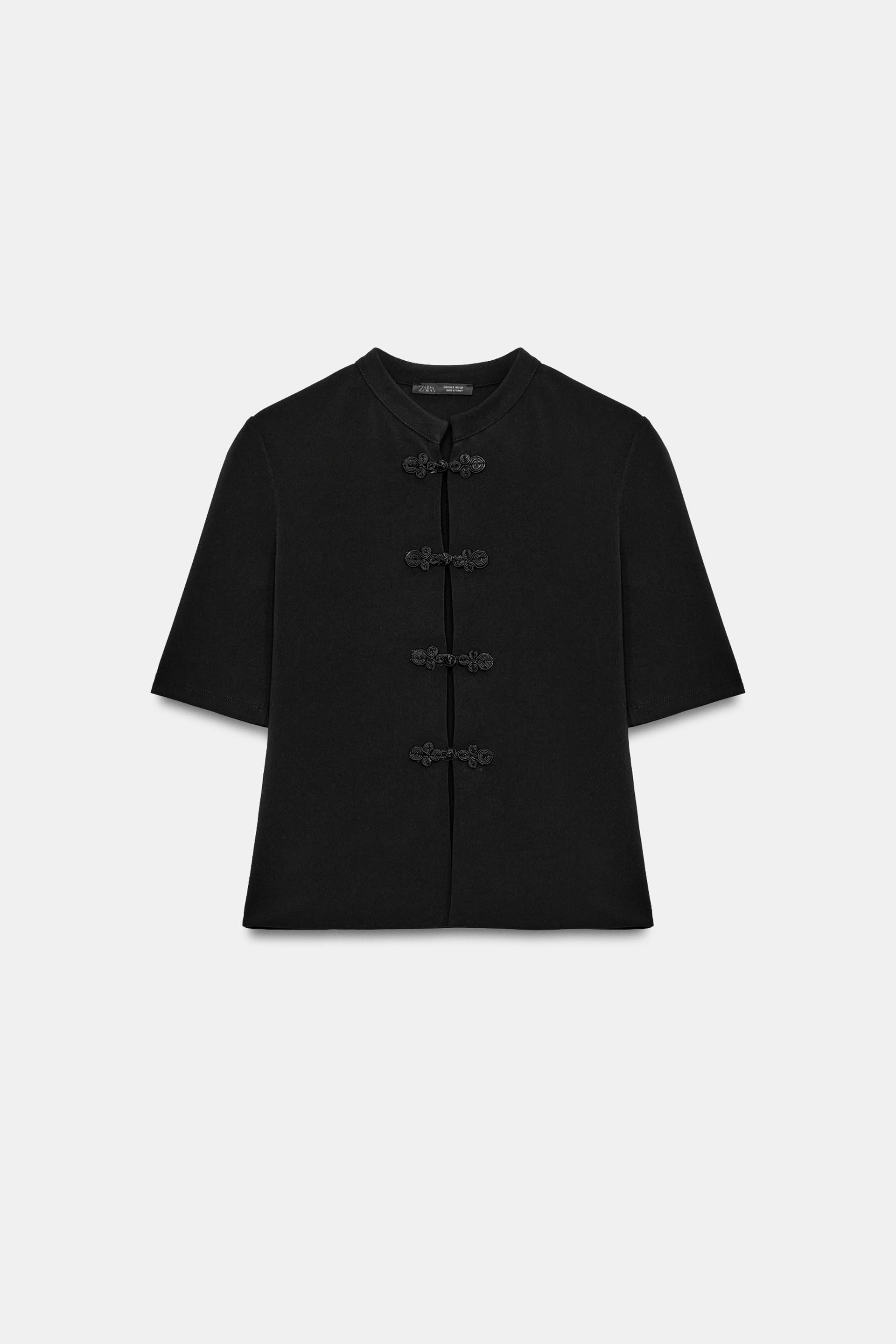 SHORT SLEEVE FROG FASTENING TOP | Zara US