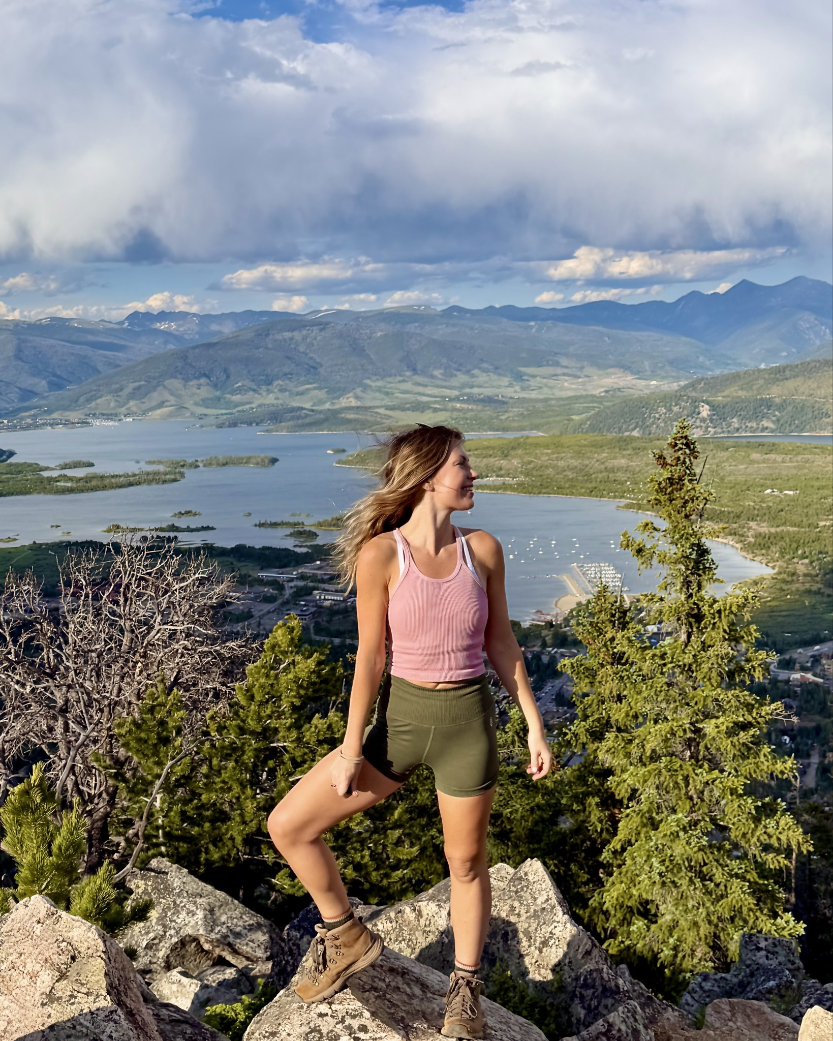 Hiking Fit

#LTKTravel #LTKActive