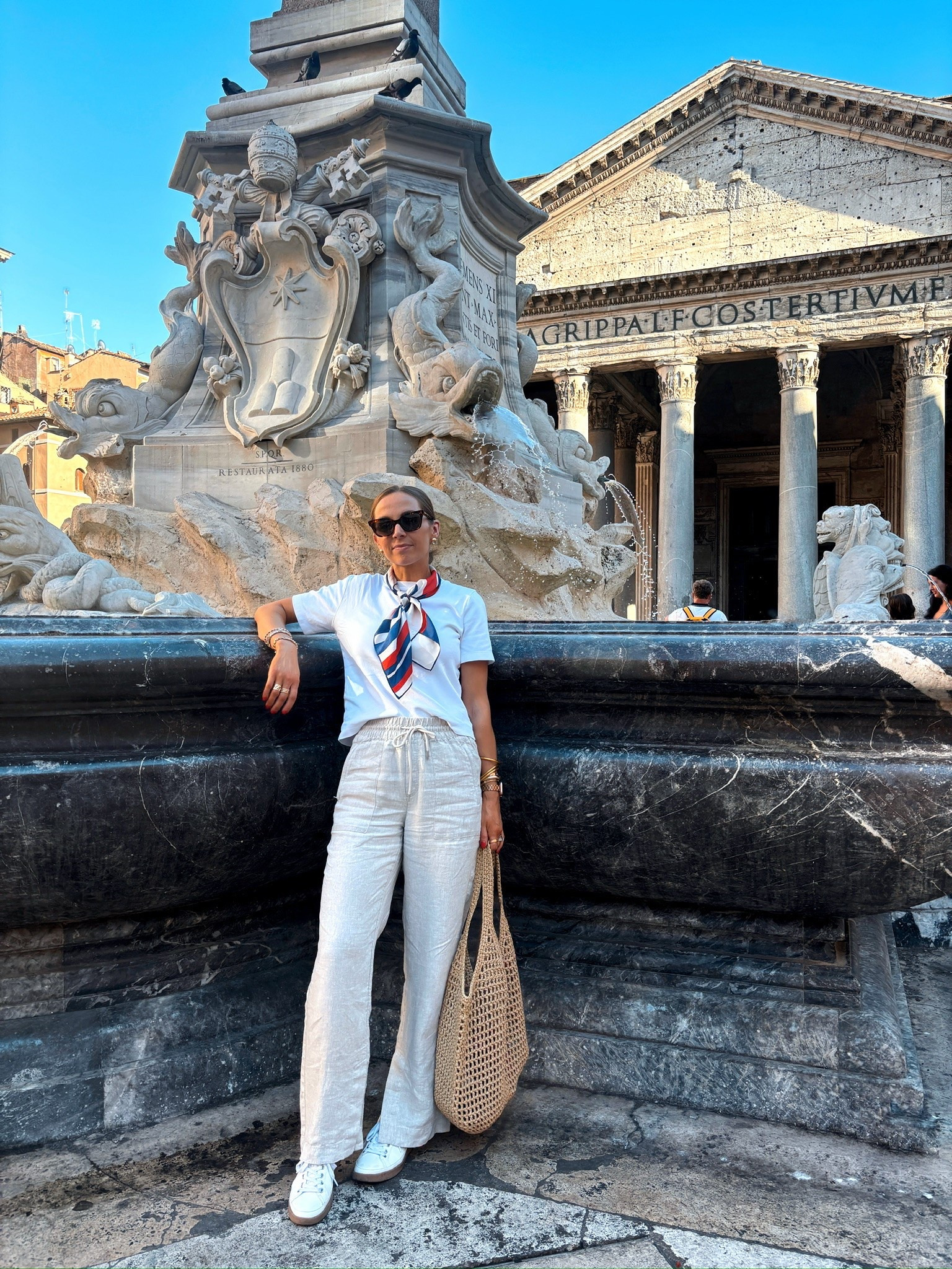 Sightseeing OOTD
@athleta
@aritzia
@vionic 
@mirandafrye 

#LTKTravel #LTKSummerEdit