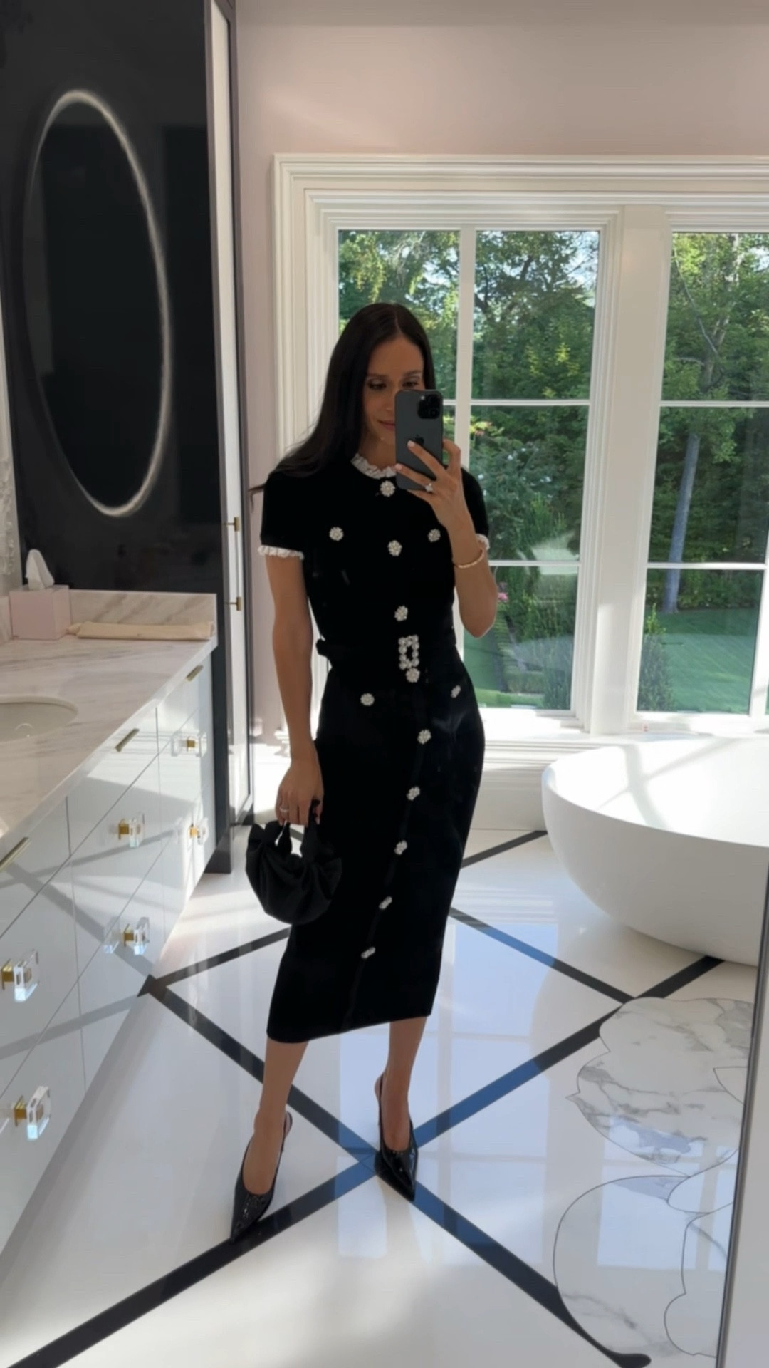 Tonight’s look for a very special event💙🤍🍾

#LTKStyleTip #LTKSeasonal #LTKBeauty