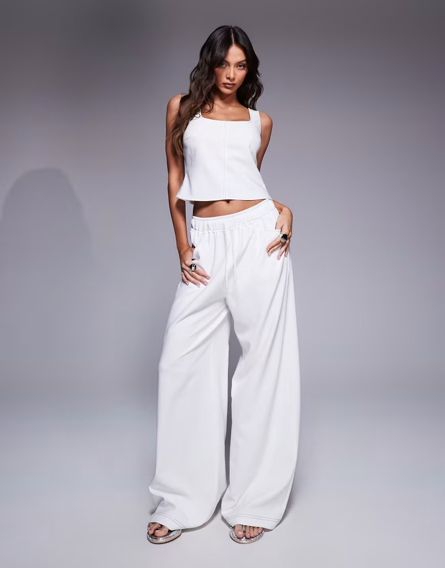 ASOS DESIGN – Hose in Weiß mit Tunnelzug und Kontrastnaht, Kombiteil | ASOS (Global)