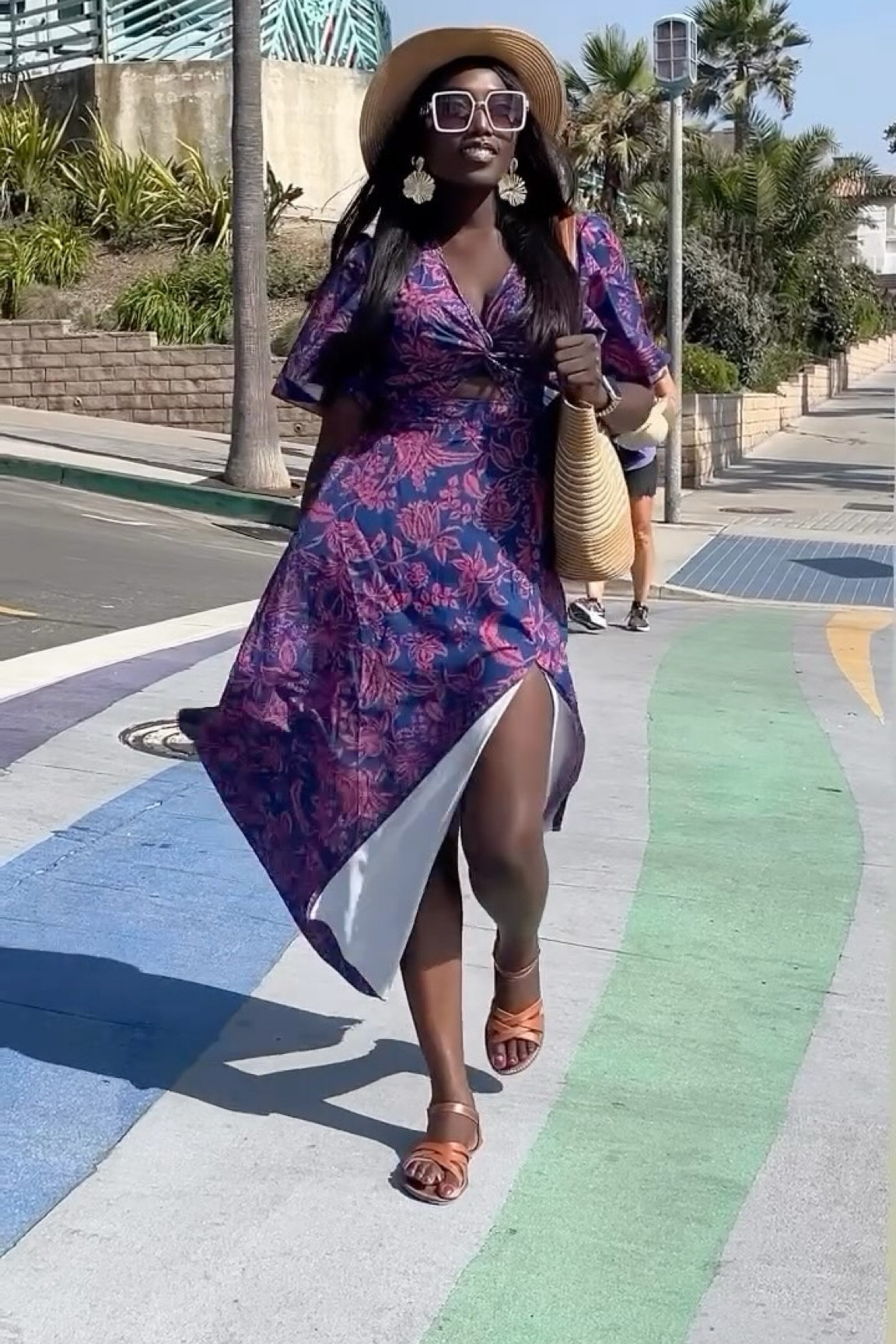 A midsummer dress💓💜💓 Perfect for stepping into day or night with equal elegance. Pair it with heels, sandals or slippers. This is your look, your style, your summer! 

Outfit details link in bio “shop my look”

#OOTD #SummerStyle #styletips #outfitinspiration #FashionForward