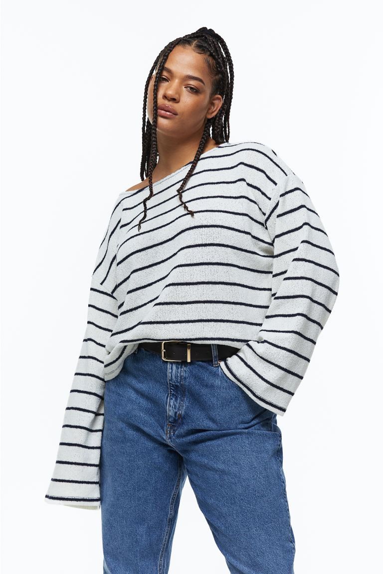 Boxy Sweater | White Striped Sweater | HM Sweater Outfit | Spring 2023 Fashion | H&M (US + CA)
