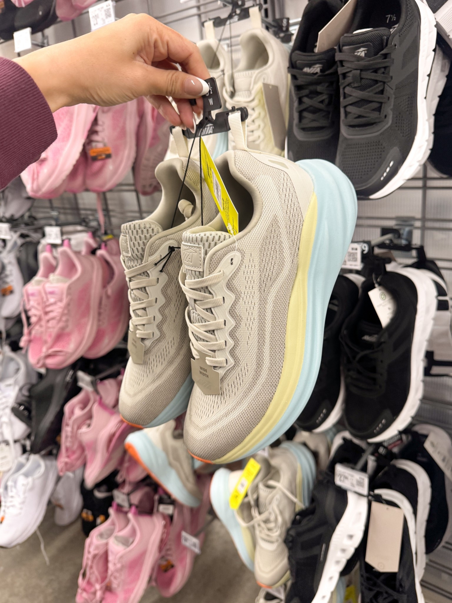 A neutral sneaker… but make it fun 👟
The pastel sole detail is so good.

Under $30 at Walmart and surprisingly lightweight.

