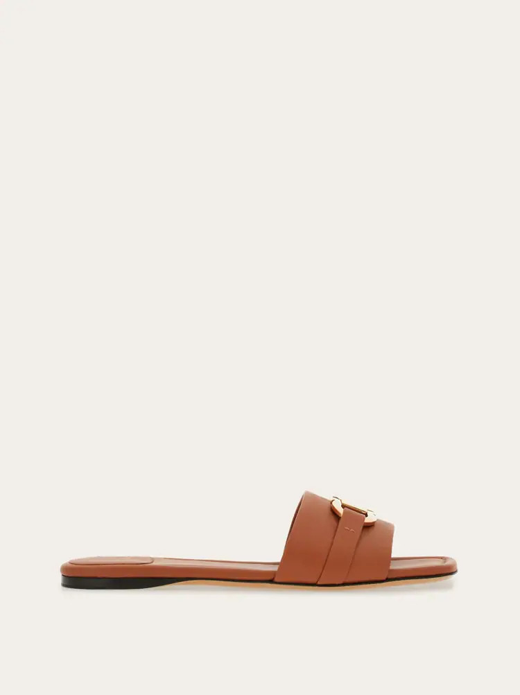 Flat slide with Gancini ornament | Ferragamo