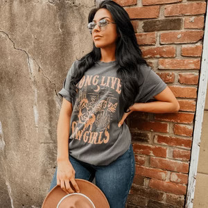 Long Live Cowgirls Tee | Mountain Moverz