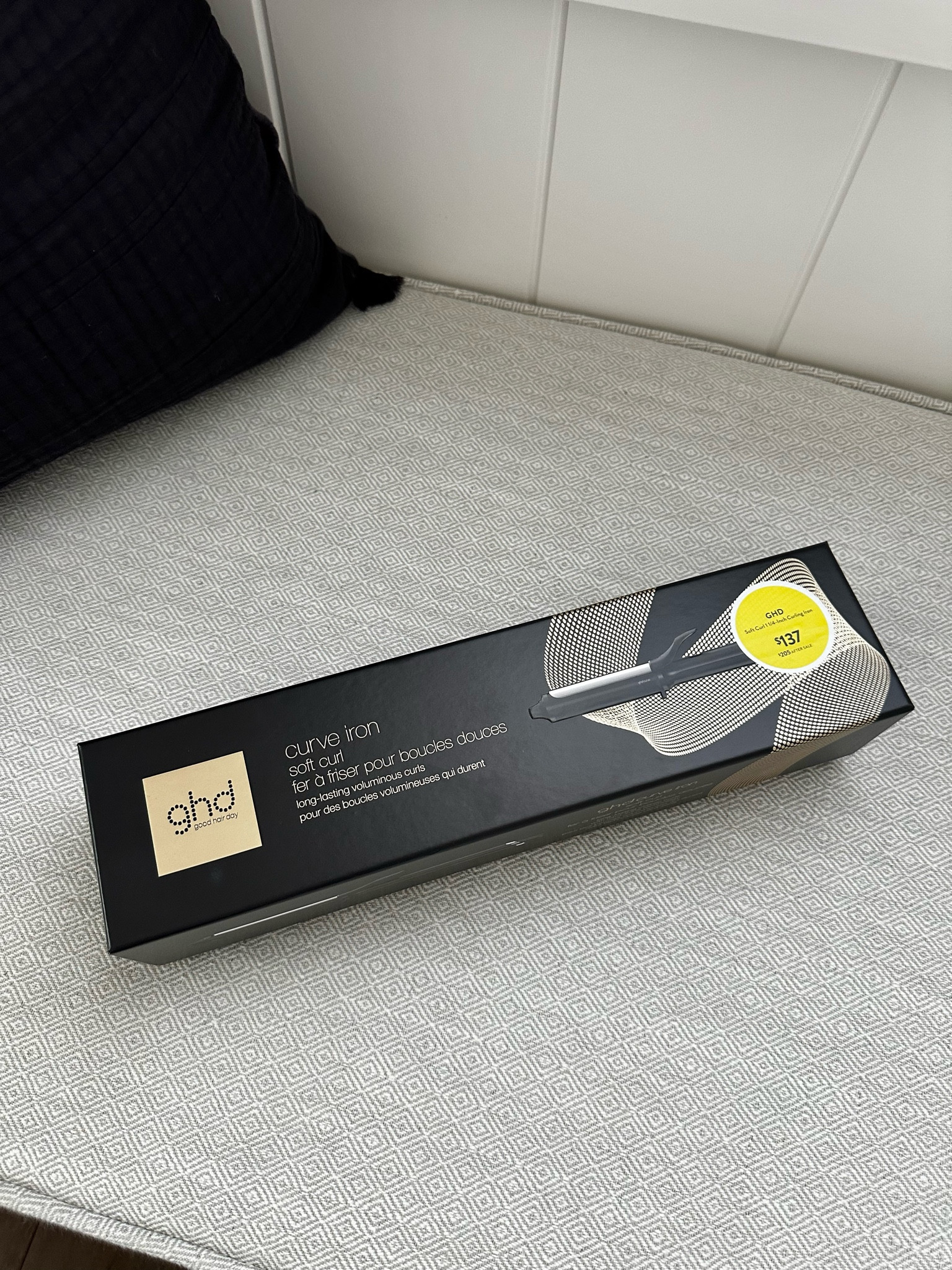 Picked up a new curling iron during the NSale! 🖤🤍

#LTKBeauty #LTKxNSale #LTKSummerSales