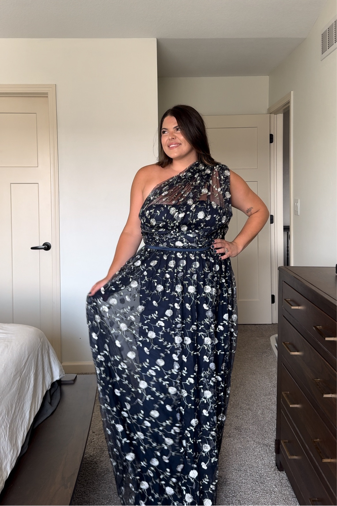 Sharing some midsize for all of your special events this fall - I ordered all of these for a gala but they would be perfect for a fall wedding, winter wedding, or even Christmas party!
Which ones is most your style?
#Midsize #FallDress #FallStyle #MomStyle
#Size14Style #Size12Style
#MidsizeStyle
#MidsizeFashion formal dress, gala dress, wedding guest dress, black dress, maxi dress, evening gown, dress under $100