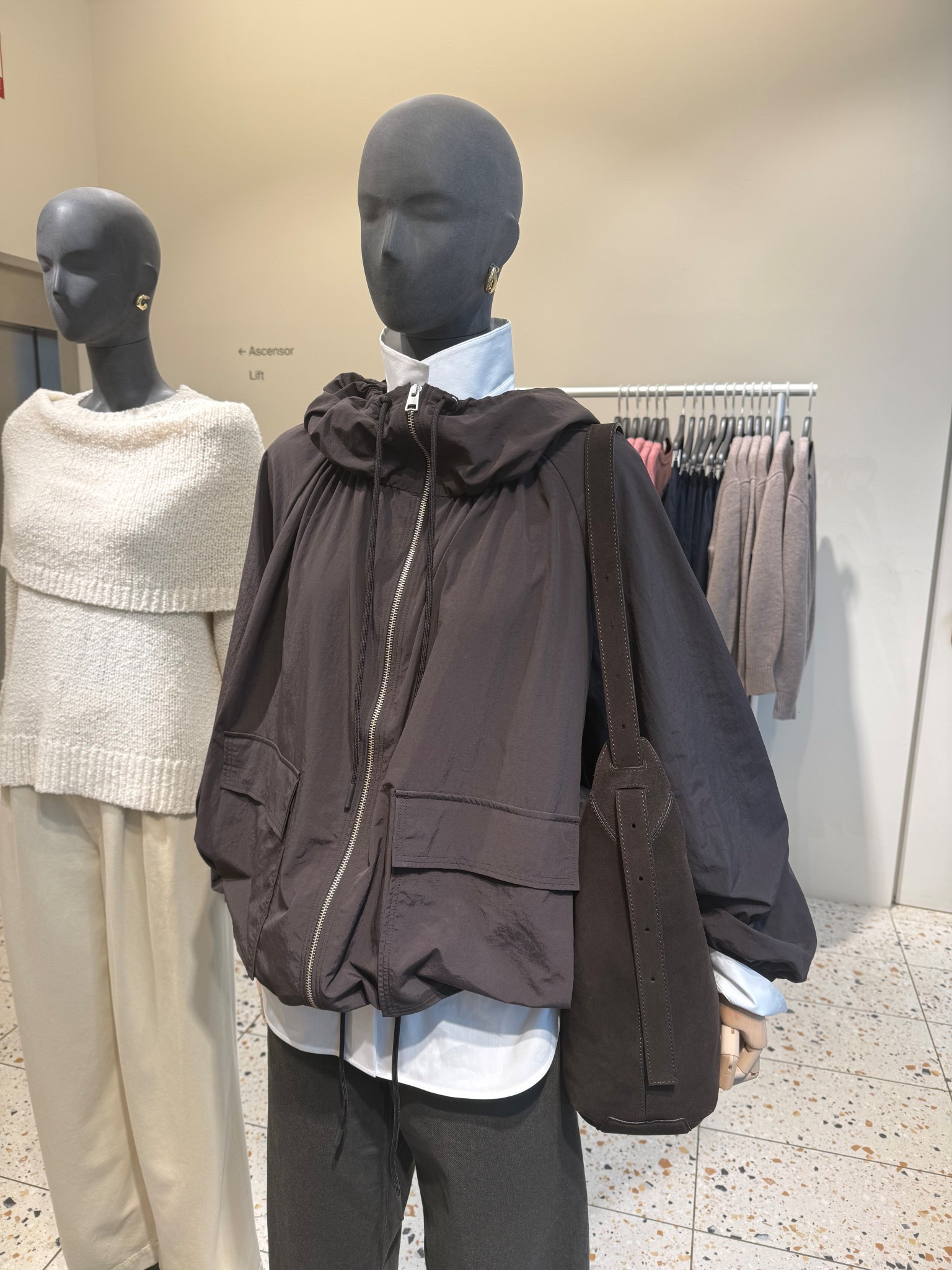 COS VIRAL TECHNICAL PARKA JACKET🍫
Tags: oversized chocolate brown zip up pocket suede tote bag winter spring transitional coat lightweight style with leggings capsule wardrobe elevated basics 

#LTKwinter