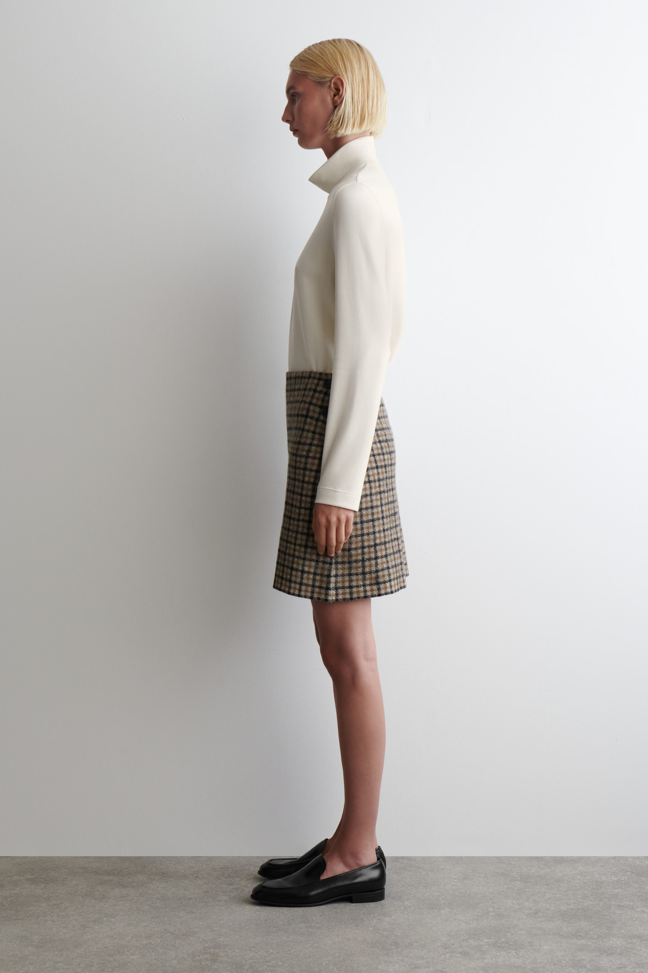 MERINO WOOL MINI SKIRT - BEIGE / CHECKED | COS GB | COS UK